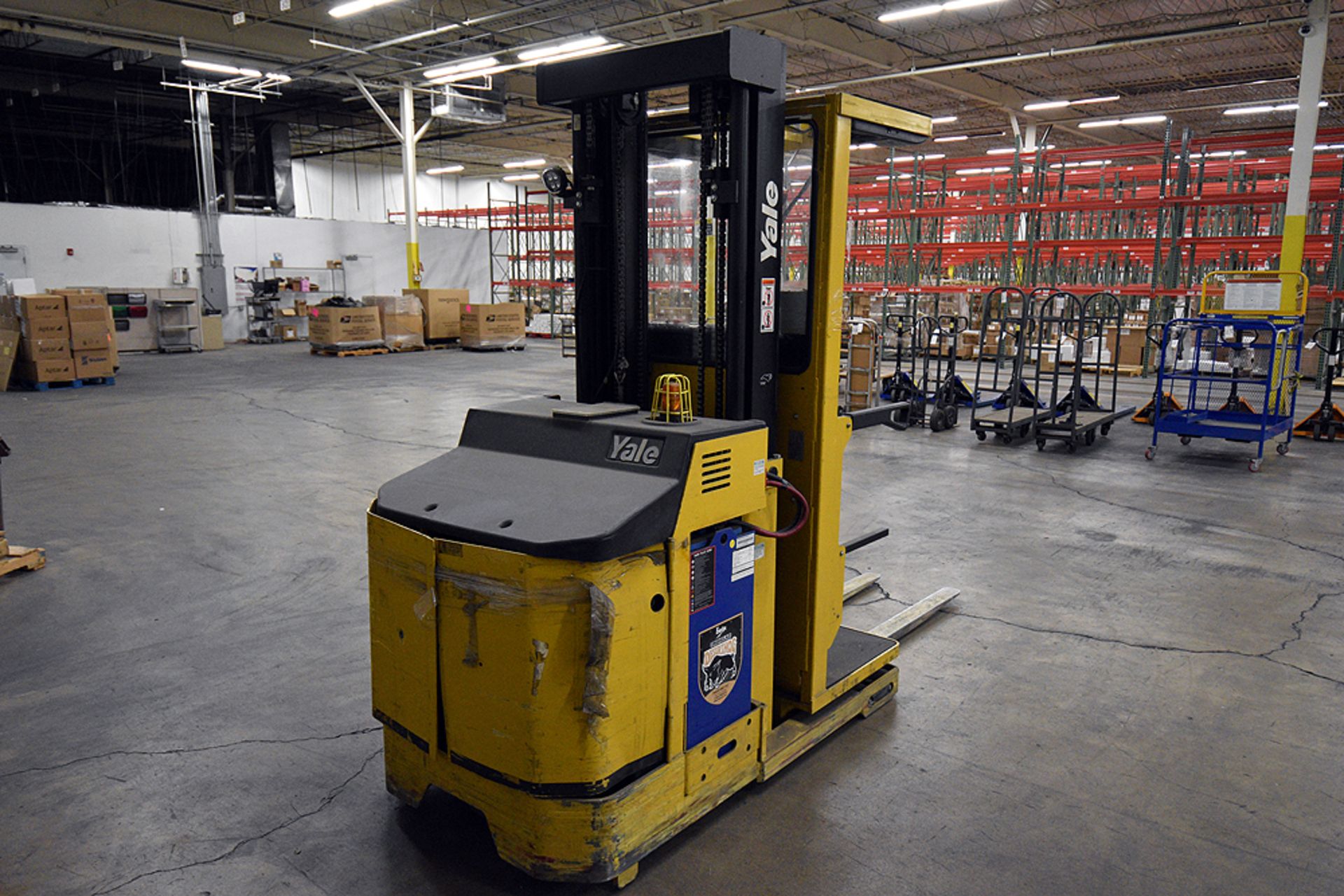 Yale 3,000 lbs. Capacity, Order Picker w/ 213" Lift Height - Image 4 of 10