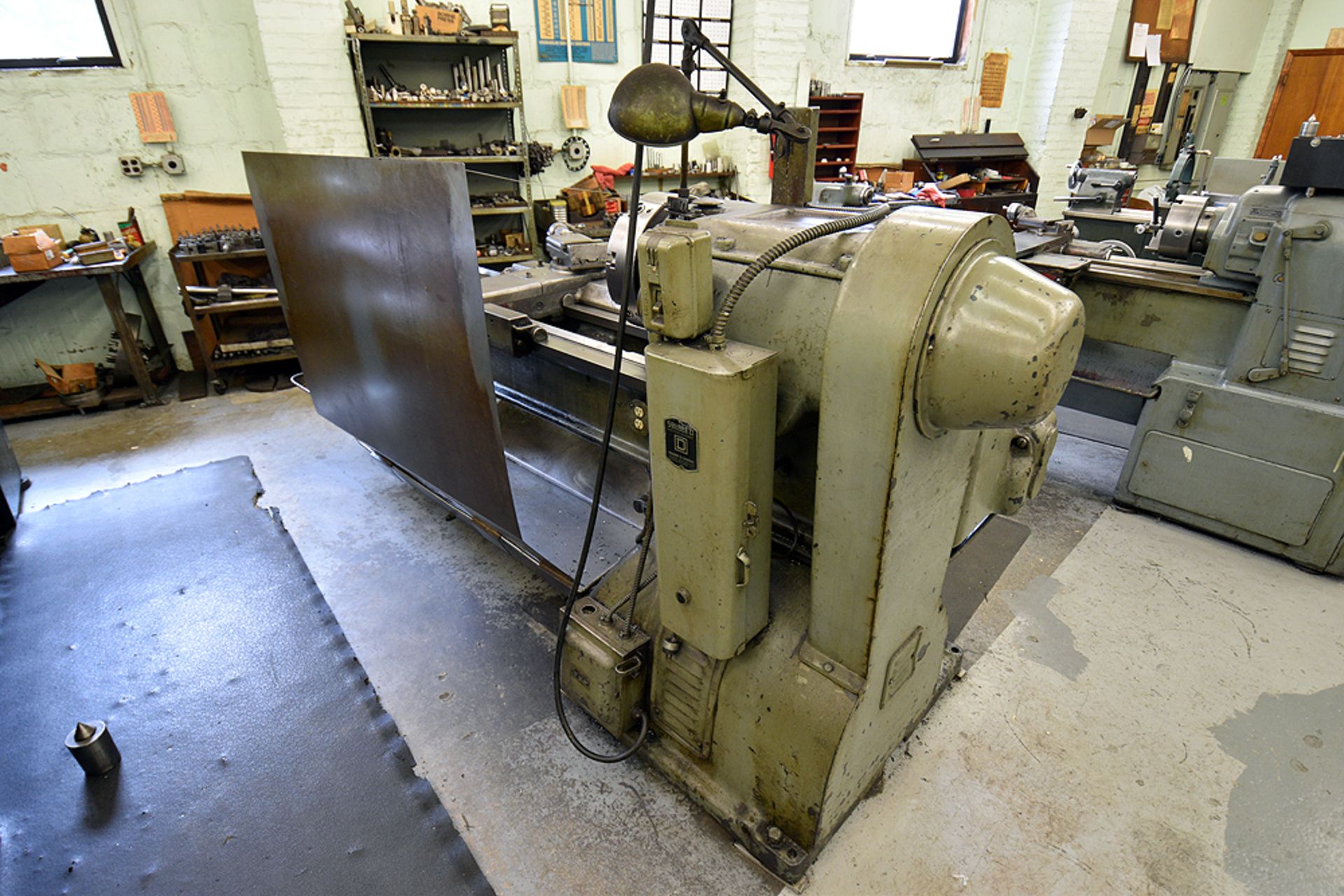 Monarch Model 18"BB Lathe, (48" DBC and 20.5" Swing) w/Union No. 564 D-1-6 4-Jaw Chuck (15"x 4 3/8") - Image 11 of 12