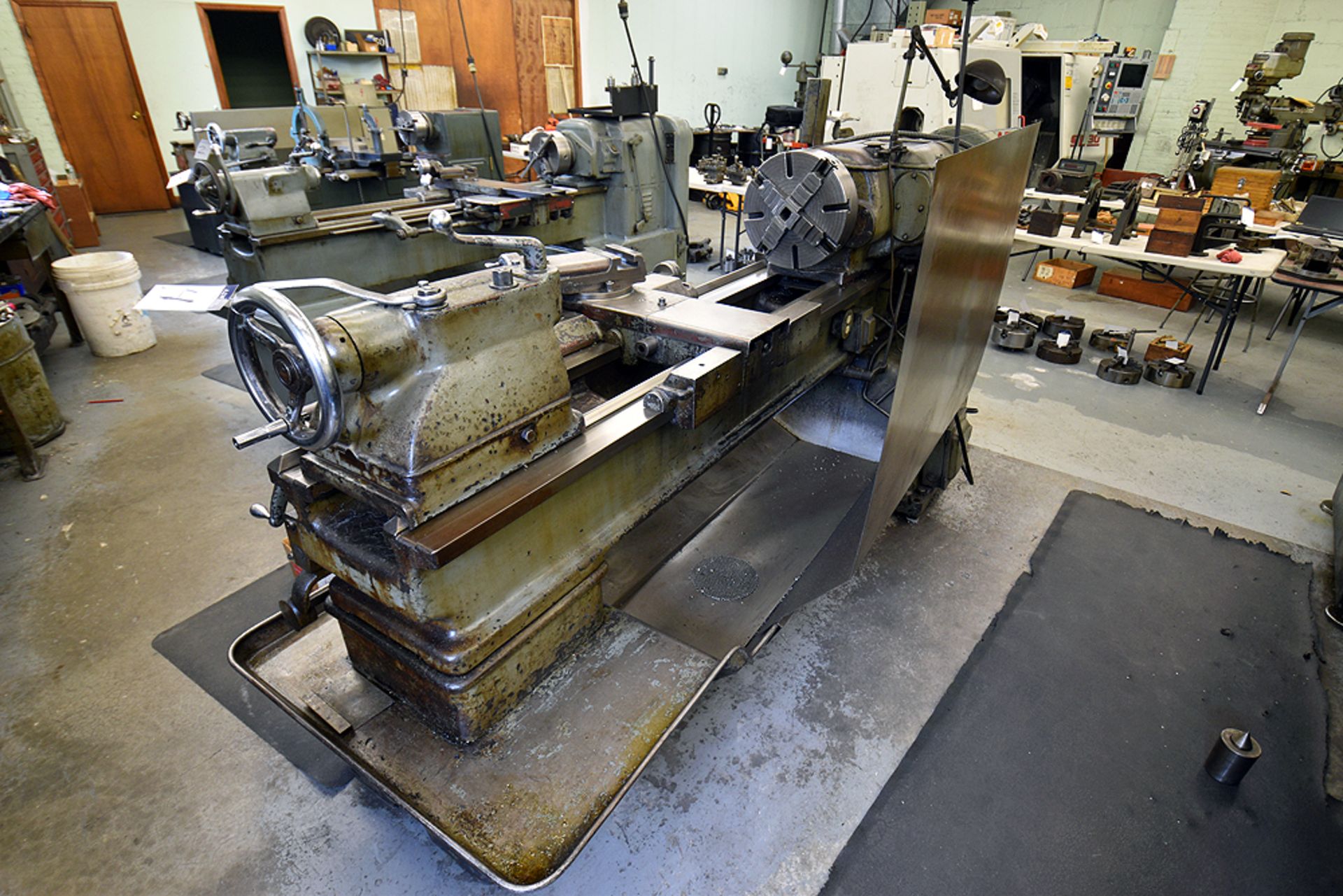 Monarch Model 18"BB Lathe, (48" DBC and 20.5" Swing) w/Union No. 564 D-1-6 4-Jaw Chuck (15"x 4 3/8") - Image 10 of 12