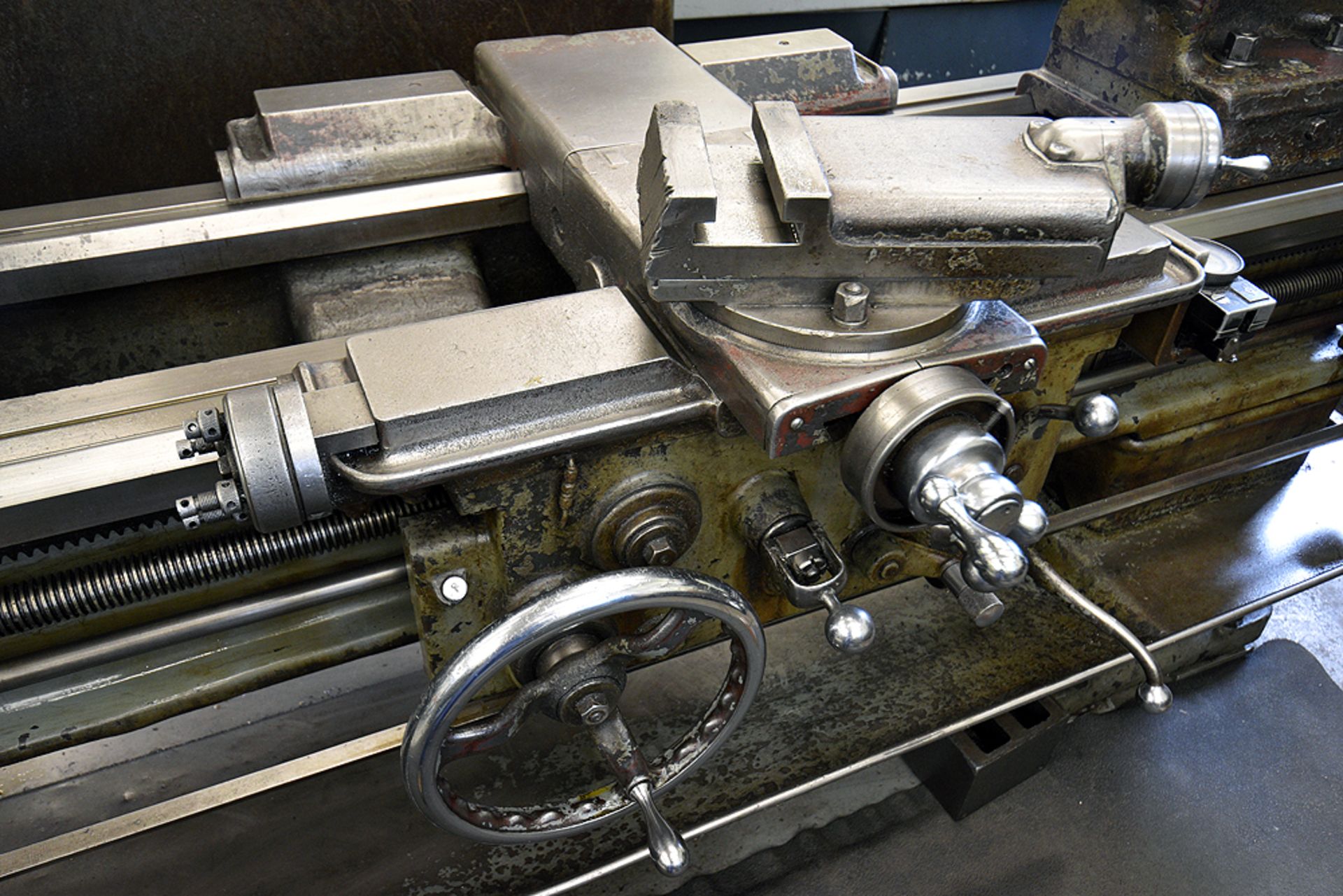 Monarch Model 18"BB Lathe, (48" DBC and 20.5" Swing) w/Union No. 564 D-1-6 4-Jaw Chuck (15"x 4 3/8") - Image 7 of 12