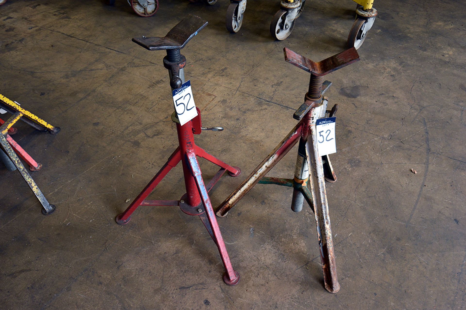 ADJUSTABLE PIPE STANDS