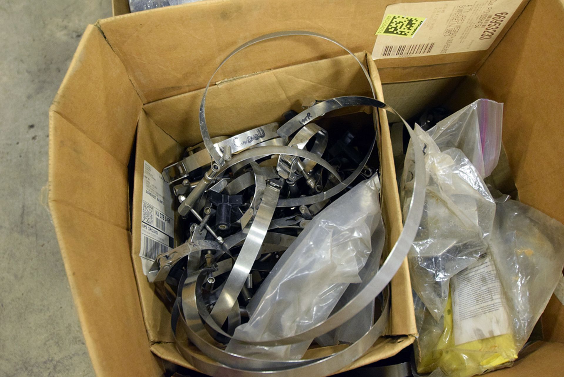 A Large Assortment of Pipe Clamps and Braces - Image 2 of 7