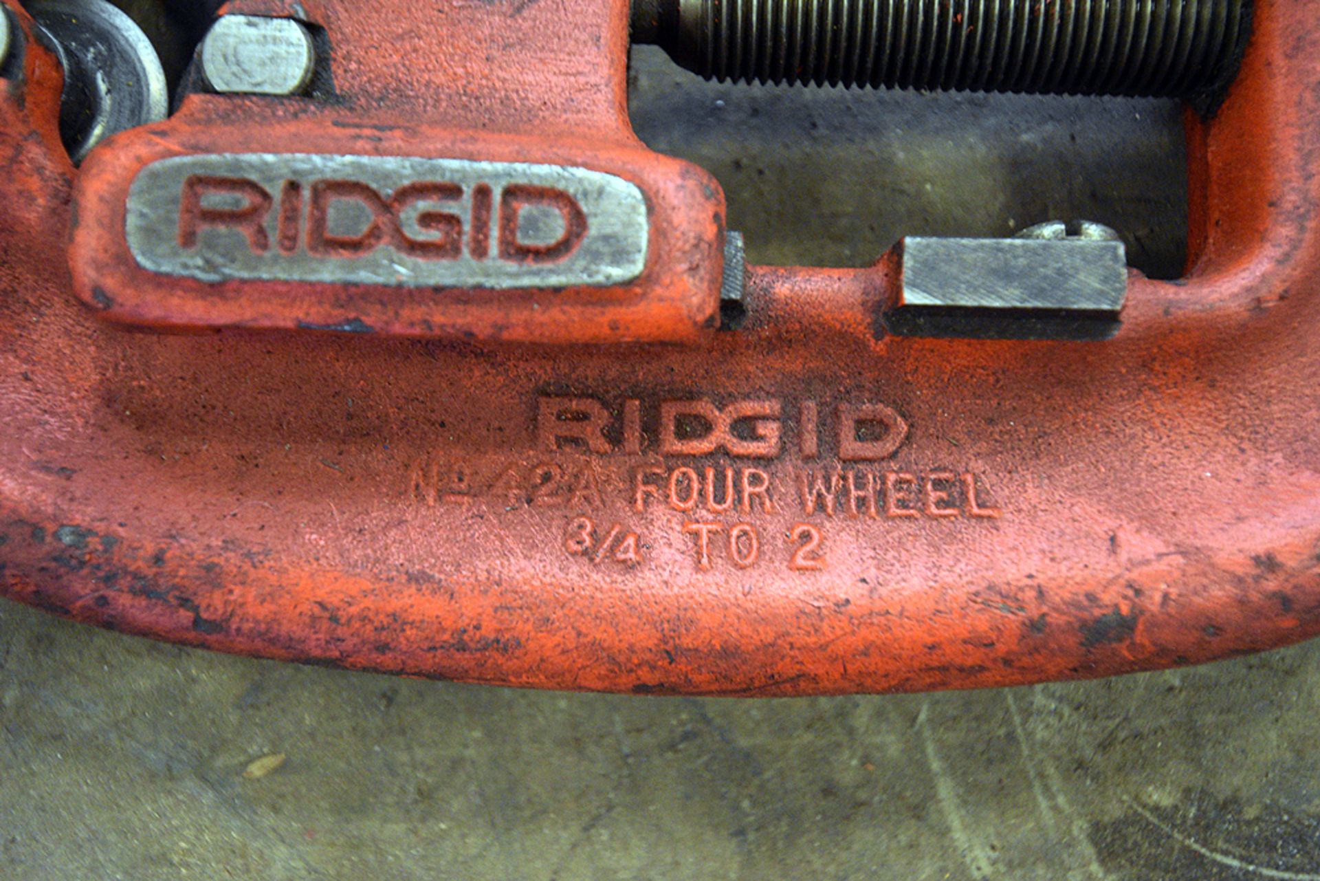 RIGID 2" 4 WHEEL PIPE CUTTER - Image 2 of 3