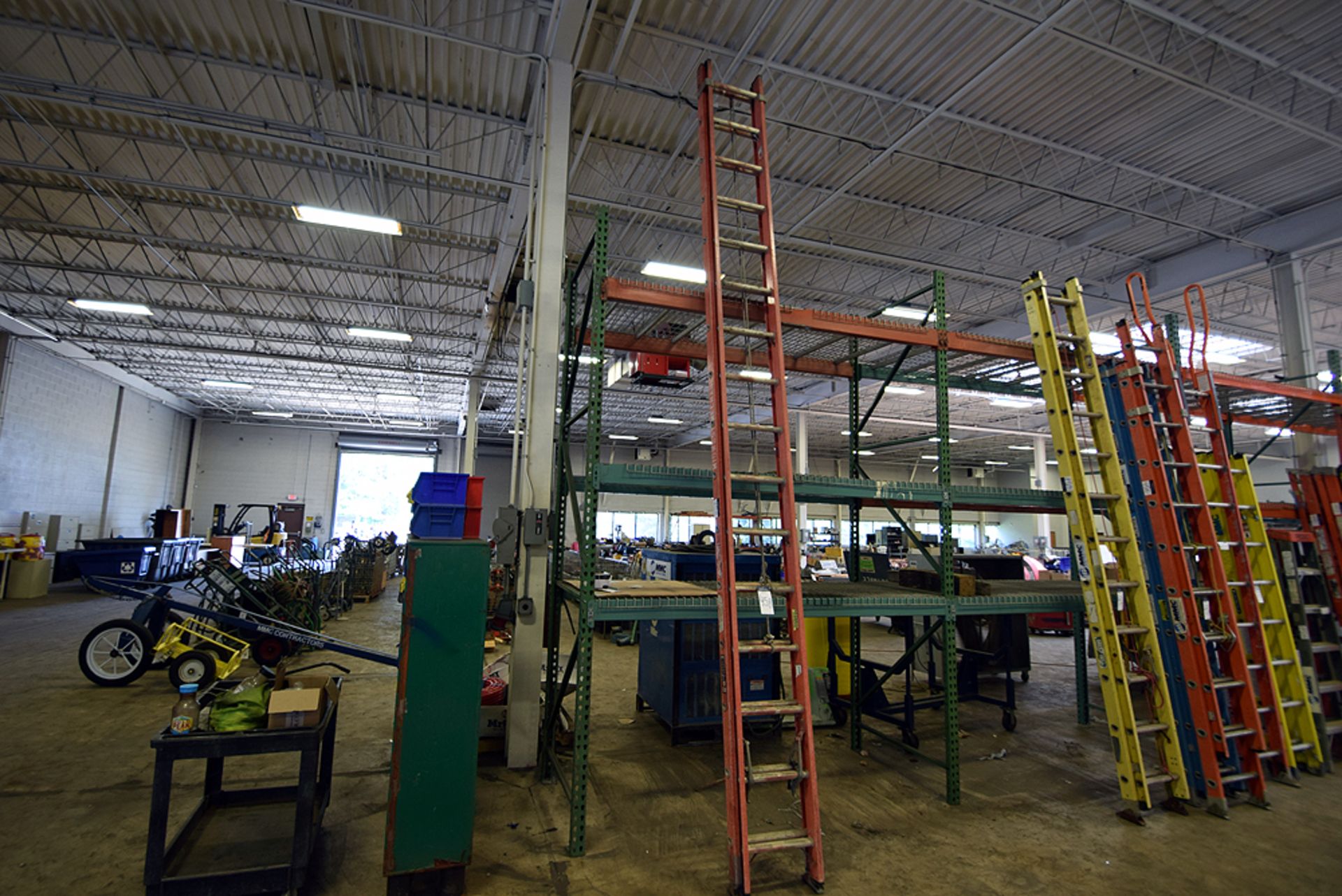 Michigan 32' Fiberglass Extension Ladder