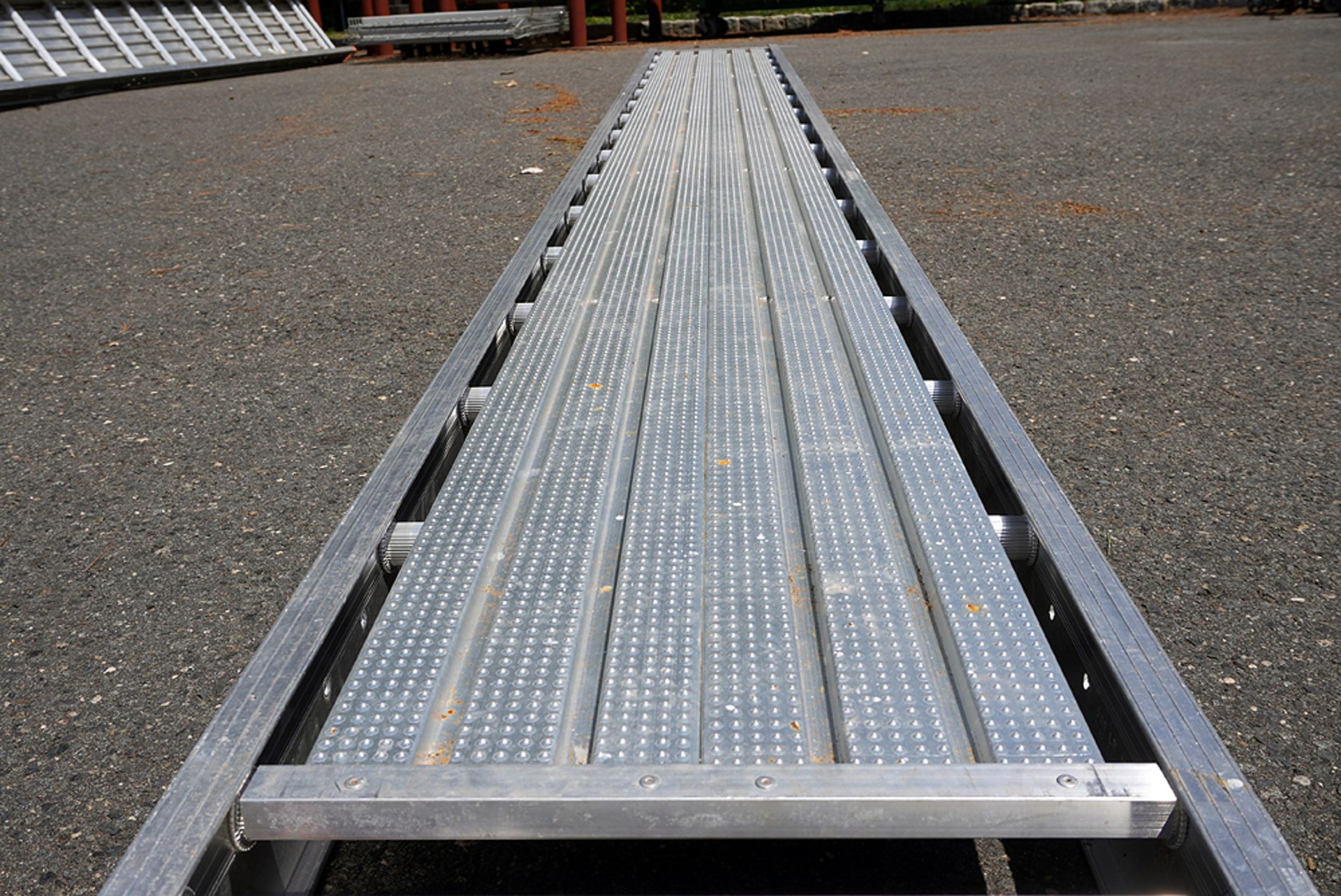 LOUISVILLE 16 FOOT ALUMINUM SCAFFOLD PLANK - Image 3 of 7