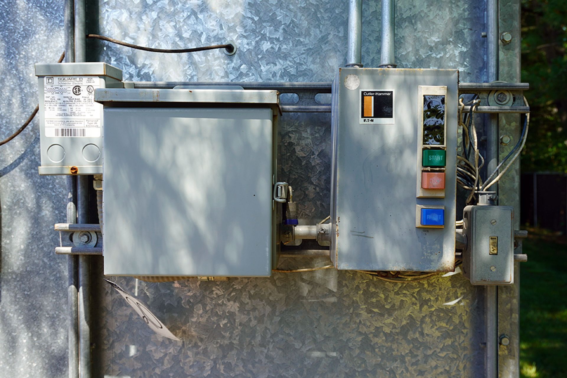 DEVILBLISS GALVANIZED STEEL SPRAY BOOTH - Image 10 of 11