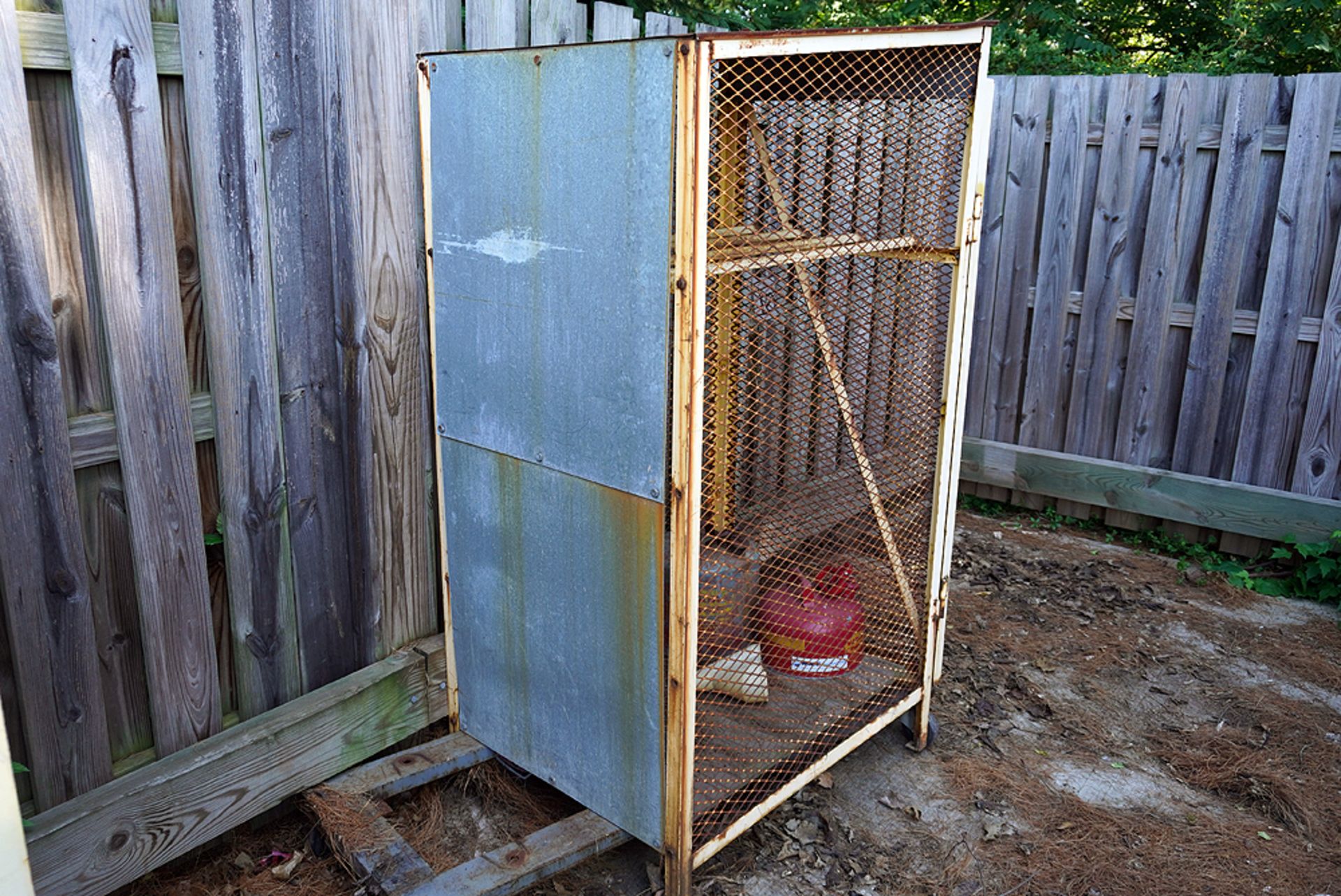 STEEL HAZMAT SECURITY CAGE - Image 9 of 9