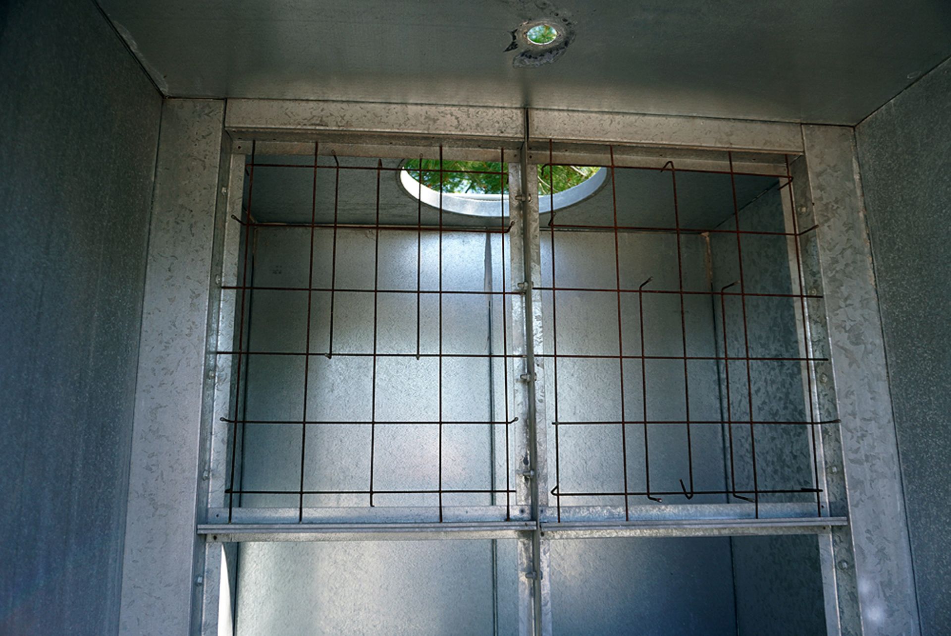 DEVILBLISS GALVANIZED STEEL SPRAY BOOTH - Image 4 of 11