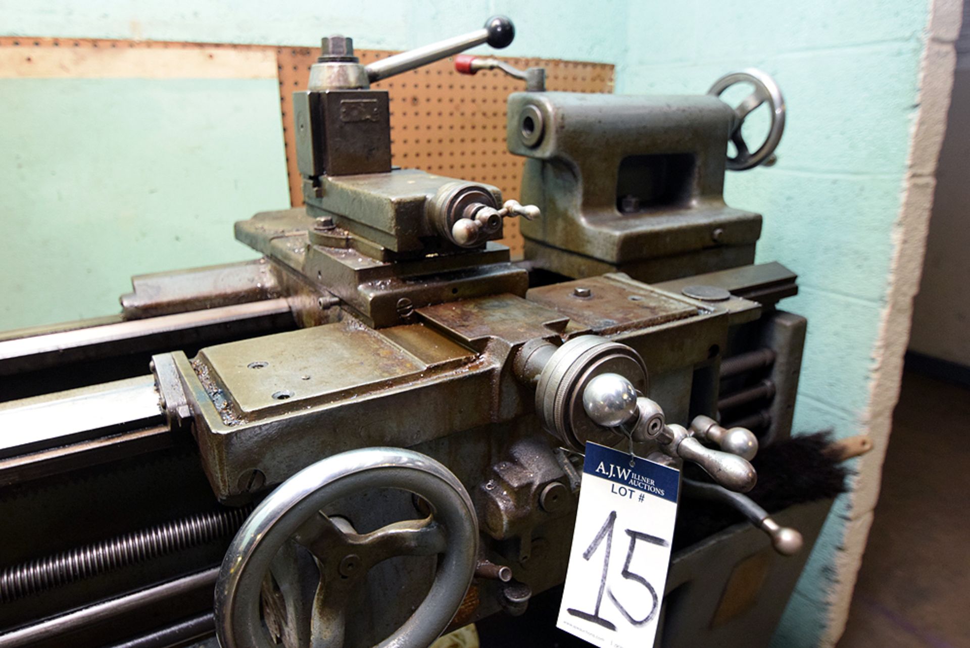 LeBlond Regal Horizontal Engine Lathe, 16"x40" w/ Tool Post Holder (needs drive belt) - Image 3 of 5