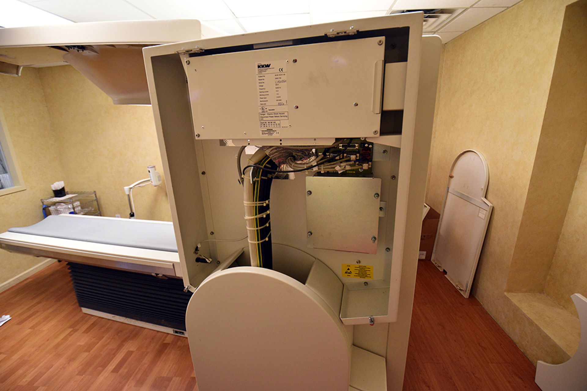 Siemens CT Scanner - Image 10 of 48