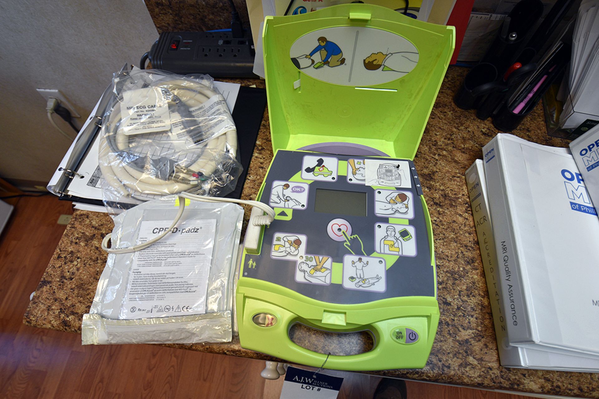Zoll AED Plus - Image 4 of 5