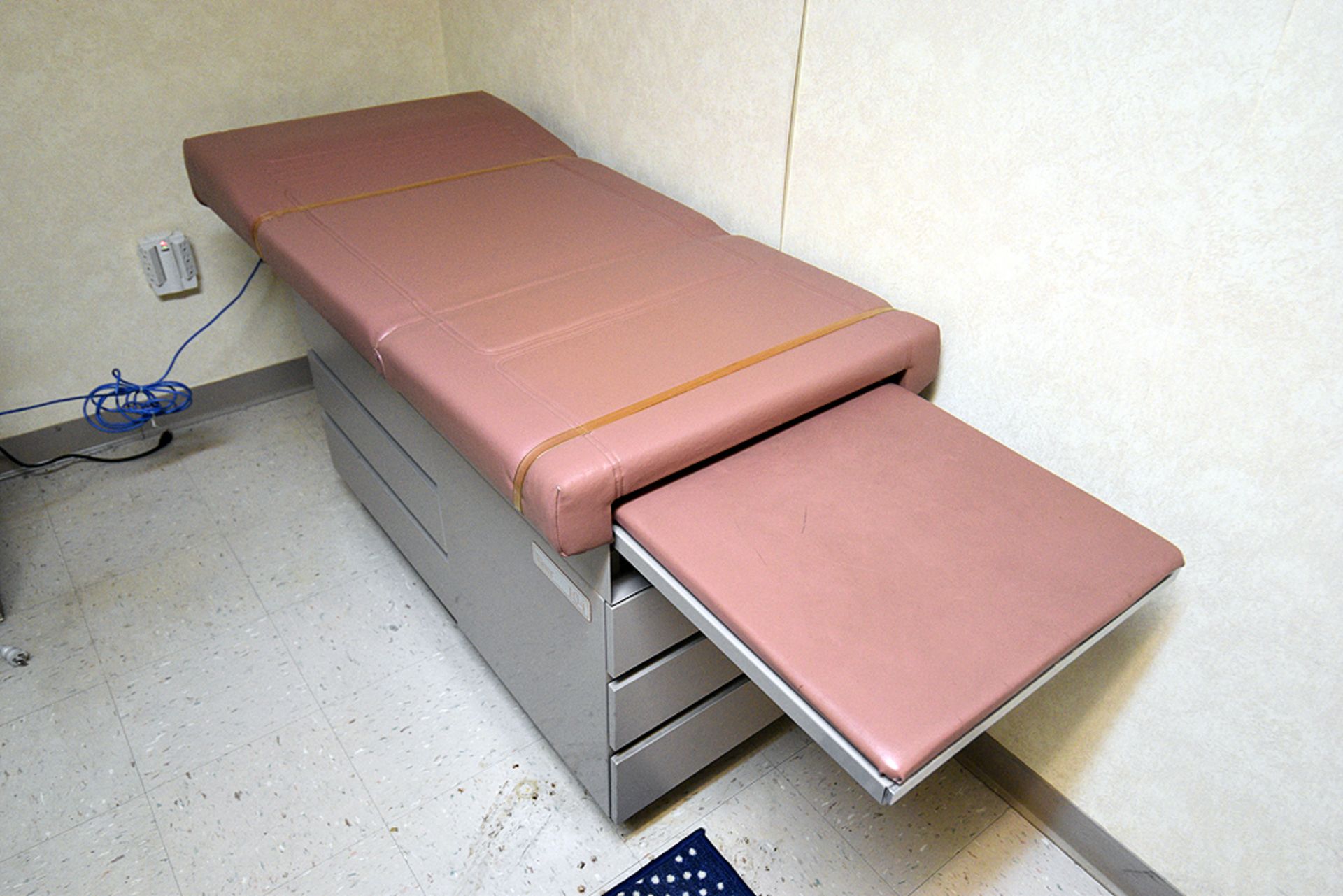 Ritter Examination Table - Image 3 of 7