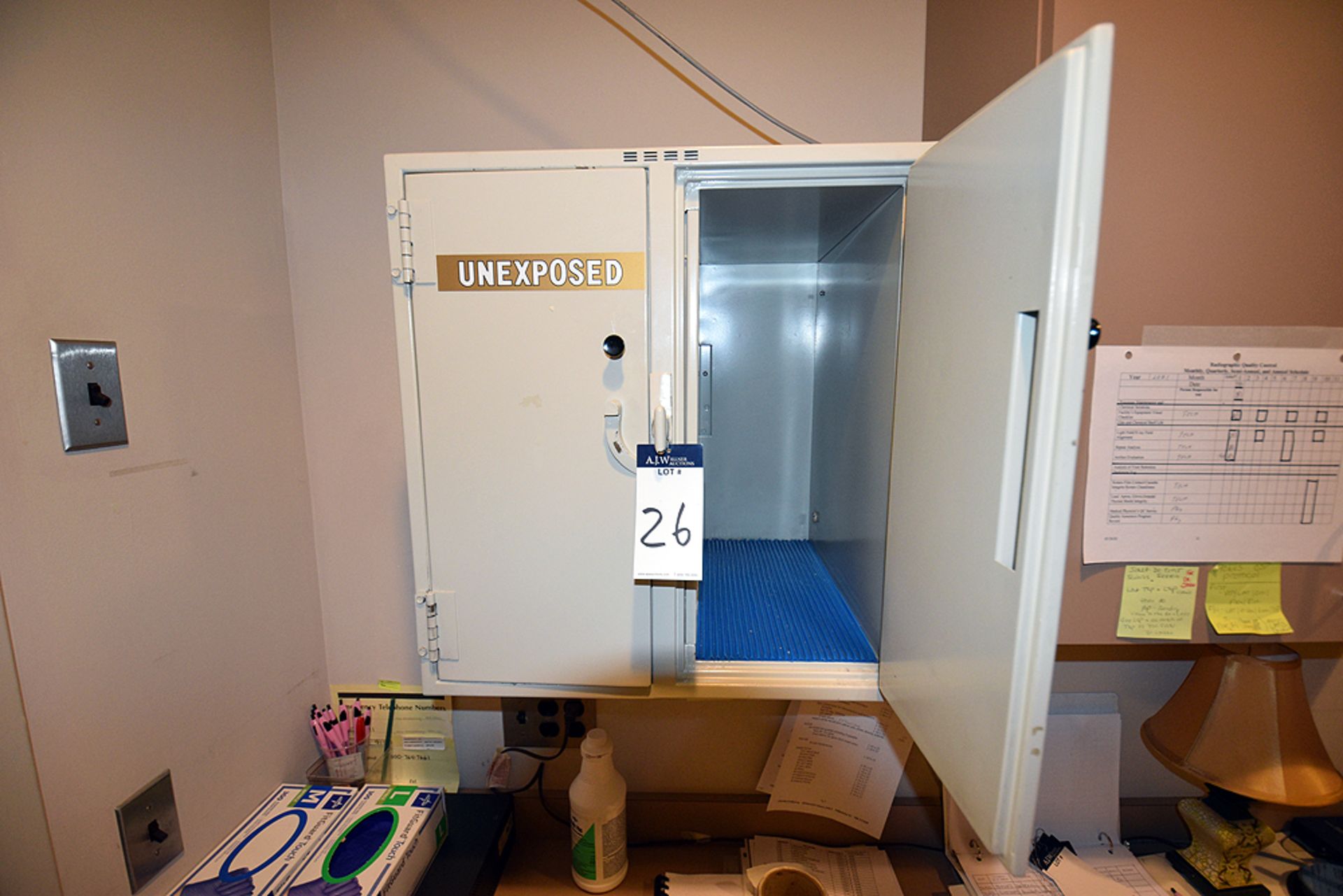 X-Ray Passthrough Cabinet - Image 2 of 2