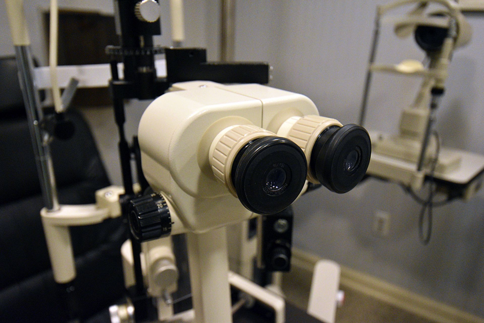 Nikon Microscope - Image 5 of 5