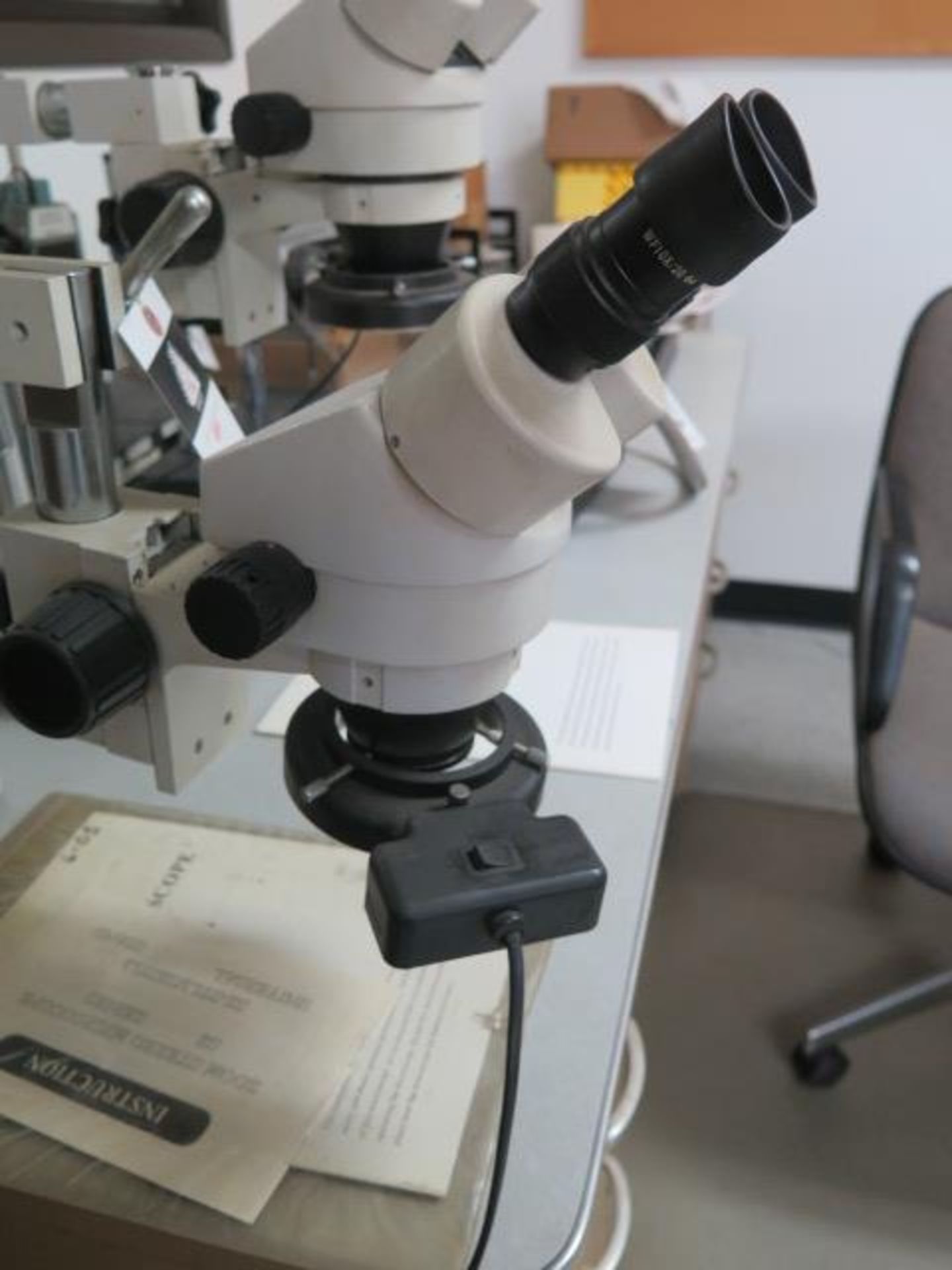 Stereo Microscope w/ Light Source and Stand (SOLD AS-IS - NO WARRANTY) - Image 3 of 7