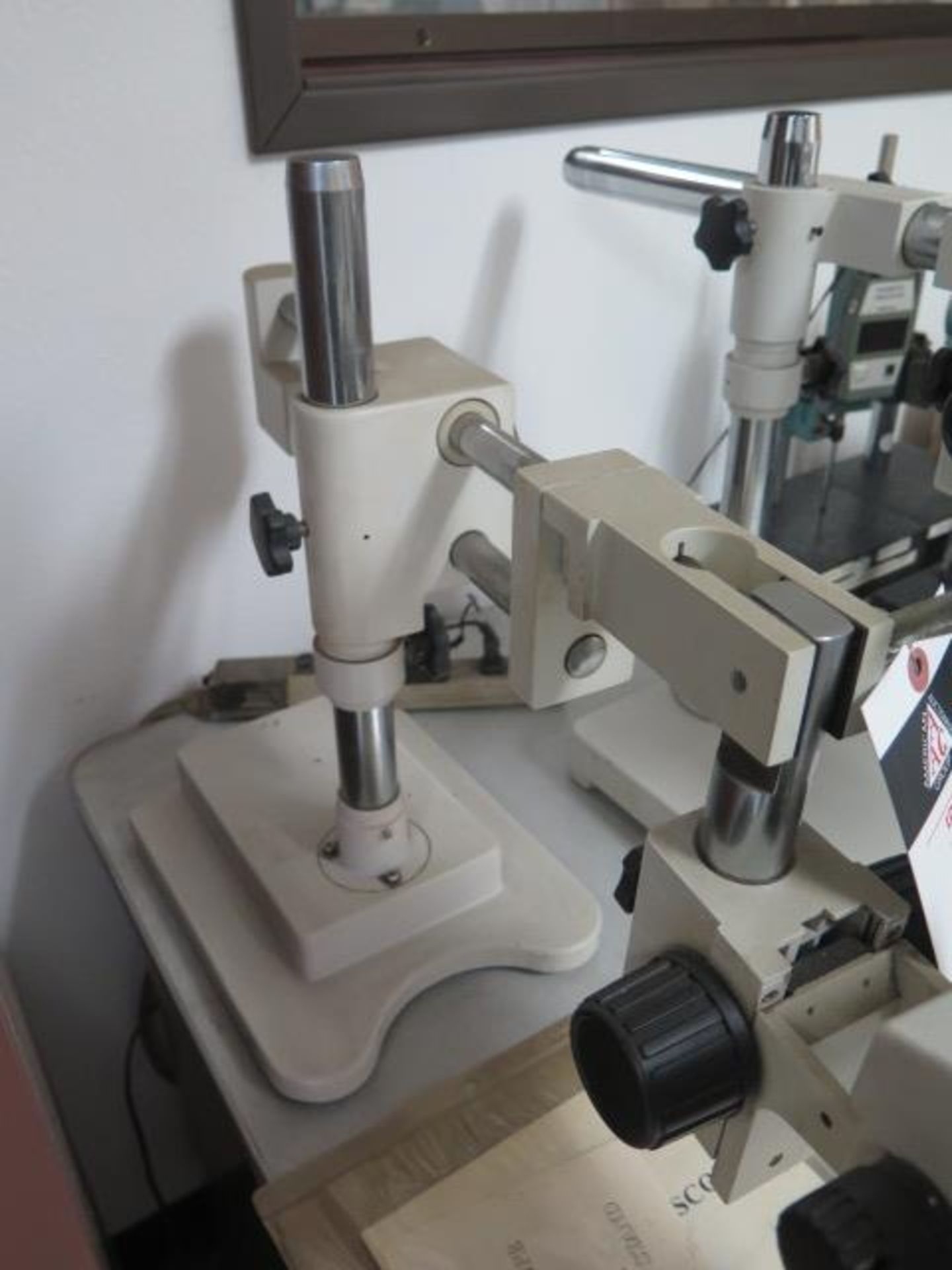 Stereo Microscope w/ Light Source and Stand (SOLD AS-IS - NO WARRANTY) - Image 5 of 7