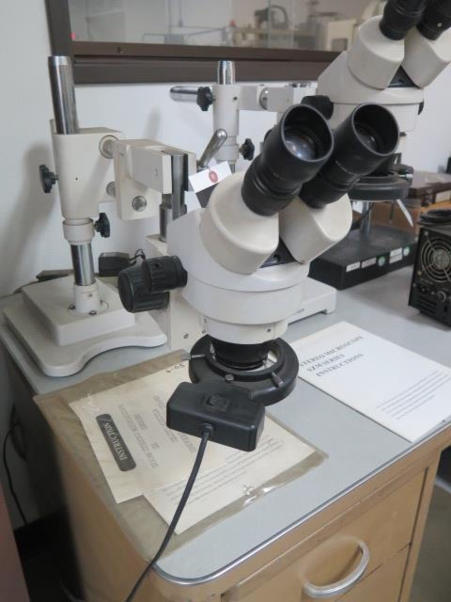 Stereo Microscope w/ Light Source and Stand (SOLD AS-IS - NO WARRANTY) - Image 2 of 7