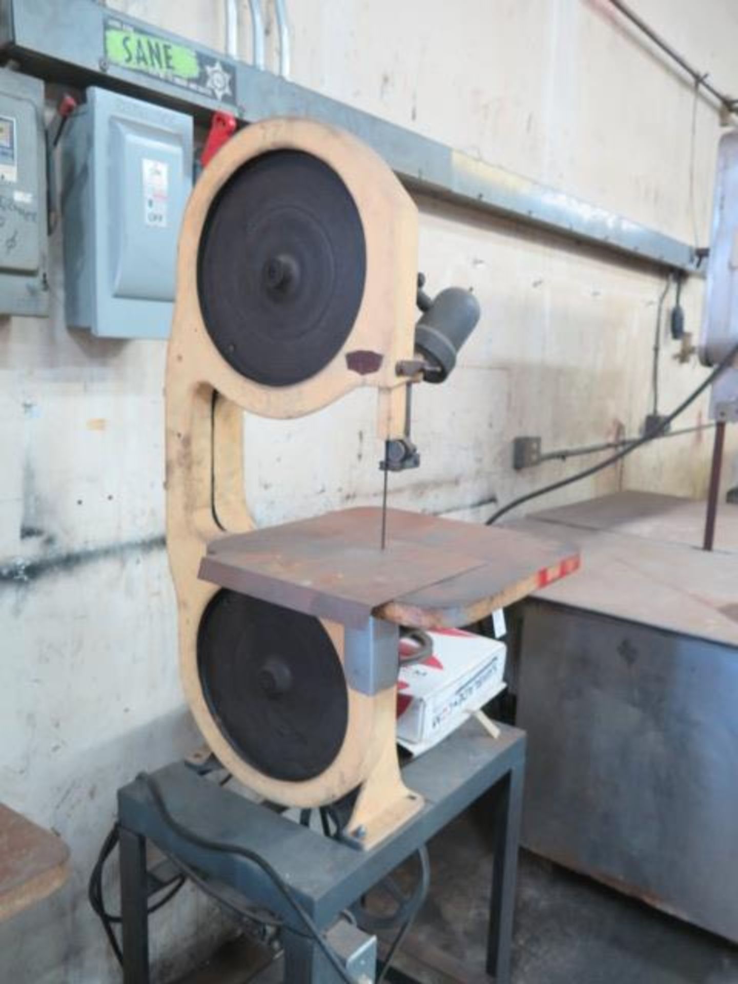 Davis & Wells 13 ½” Vertical Band Saw w/ 15 ½” x 15 ½” Table (SOLD AS-IS - NO WARRANTY) - Image 2 of 5