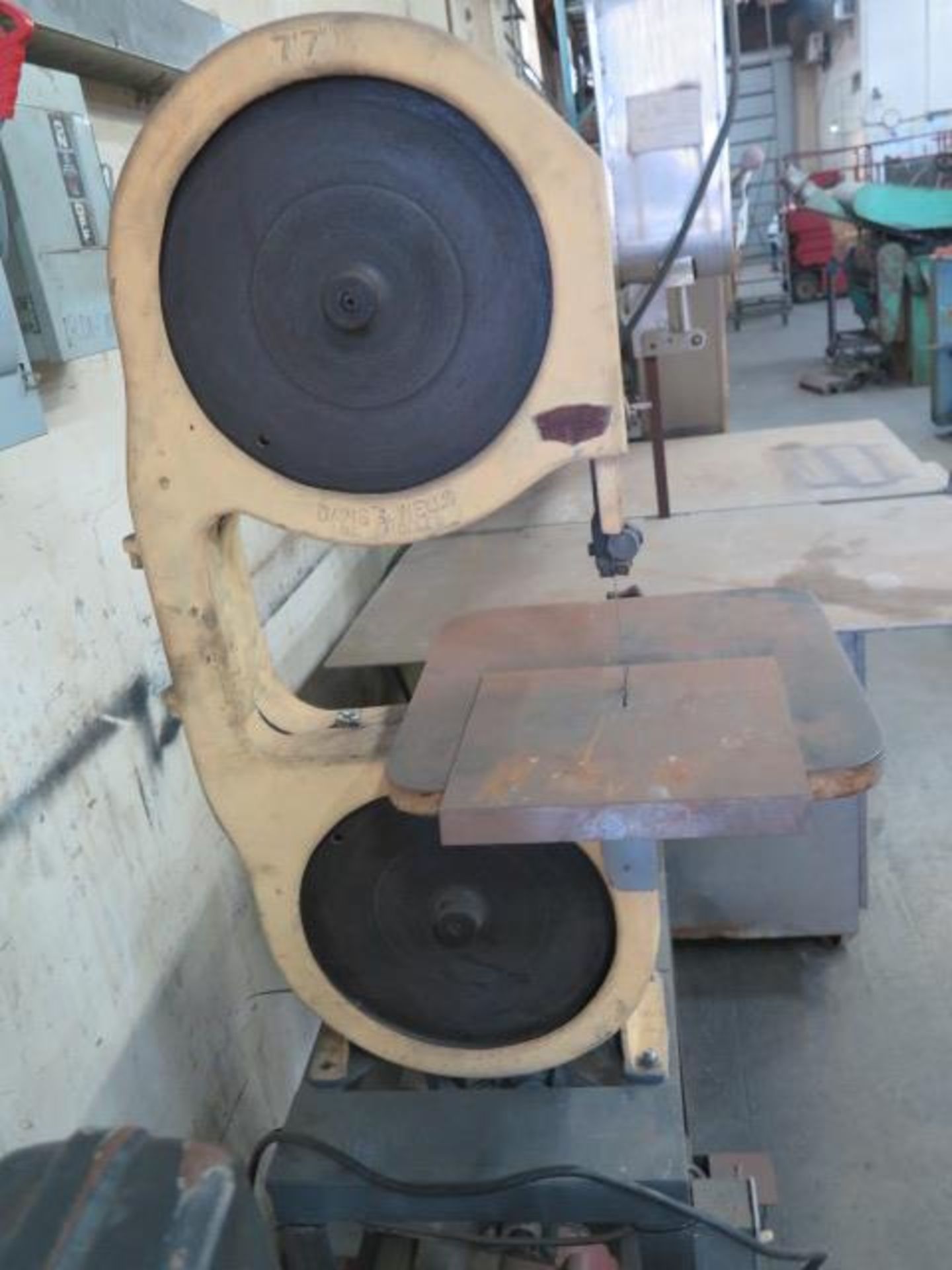 Davis & Wells 13 ½” Vertical Band Saw w/ 15 ½” x 15 ½” Table (SOLD AS-IS - NO WARRANTY) - Image 3 of 5