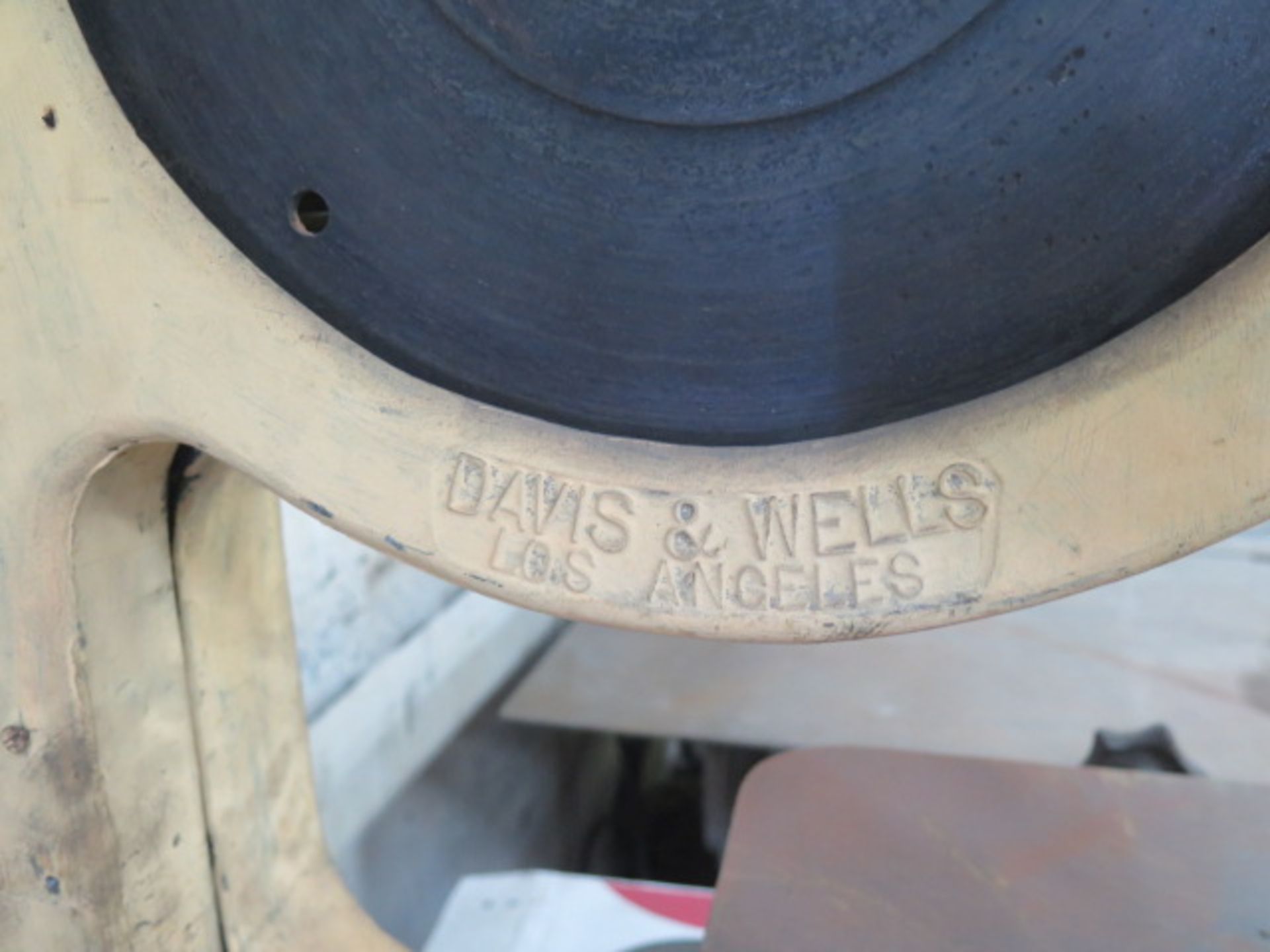 Davis & Wells 13 ½” Vertical Band Saw w/ 15 ½” x 15 ½” Table (SOLD AS-IS - NO WARRANTY) - Image 5 of 5