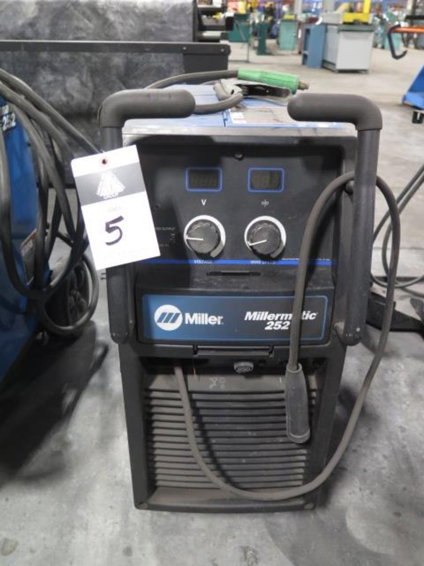 Miller Millermatic 252 Arc Welding Power Source and Wire Feeder s/n ME270263N (SOLD AS-IS - NO