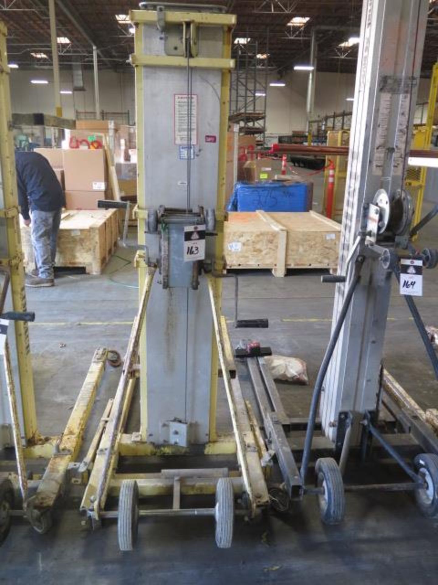 Sumner Material Lift (SOLD AS-IS - NO WARRANTY)