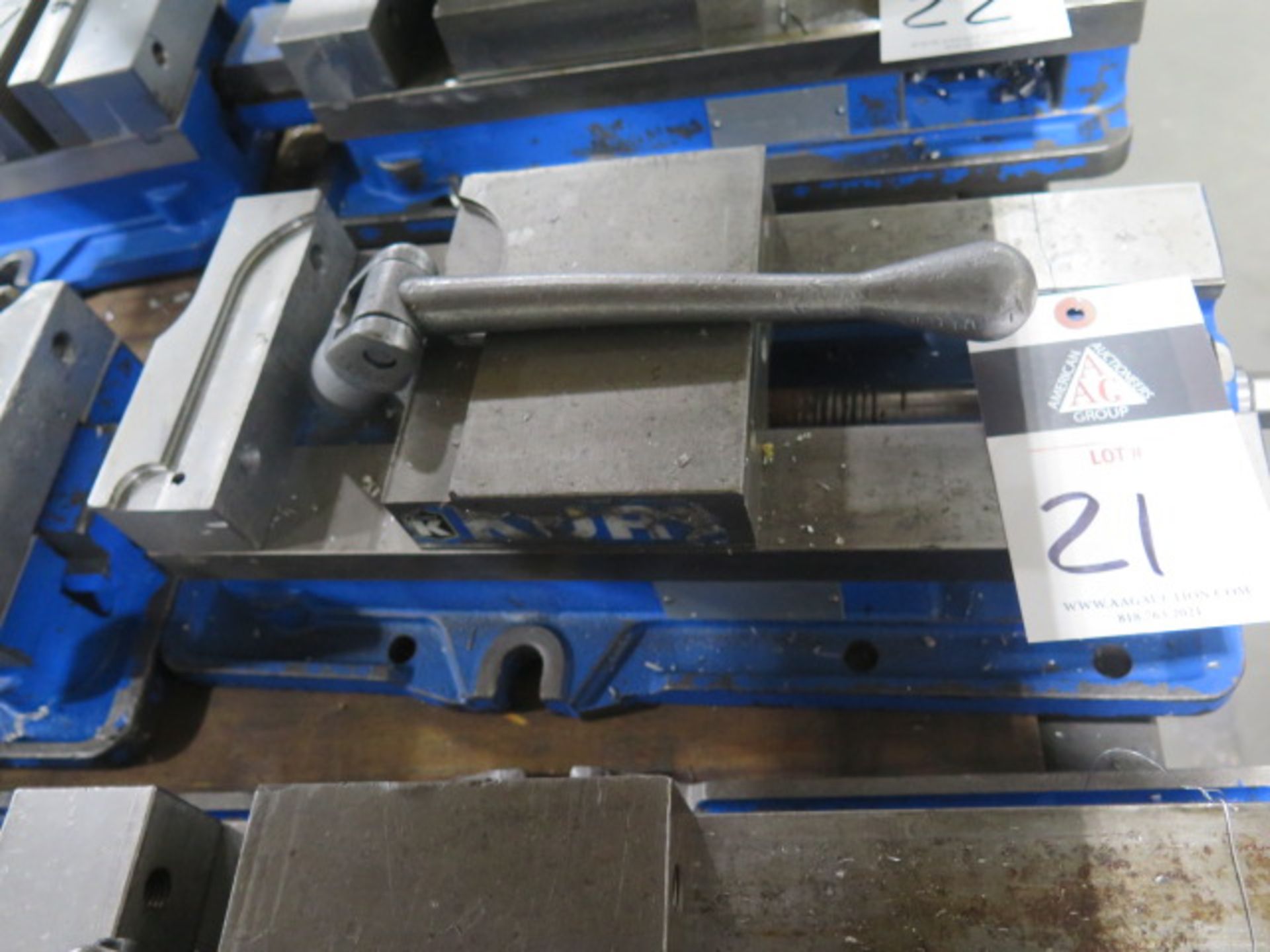 Kurt D688 6" Angle-Lock Vise (SOLD AS-IS - NO WARRANTY) - Image 2 of 2