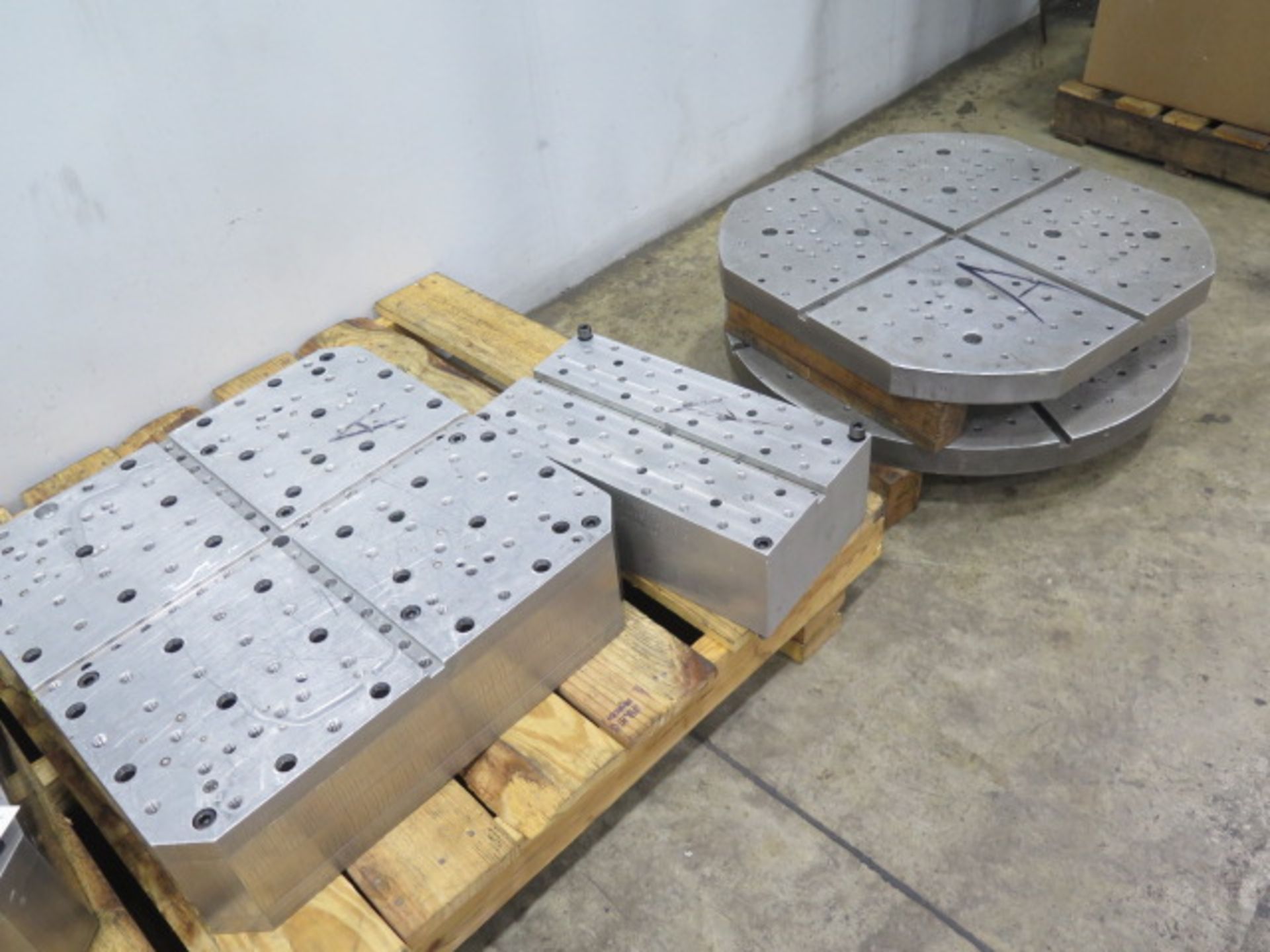 21 1/2" x 21 1/2" x 6 1/2" Aluminum Pallet Riser Fixture Blocks (4) (SOLD AS-IS - NO WARRANTY) - Image 4 of 6