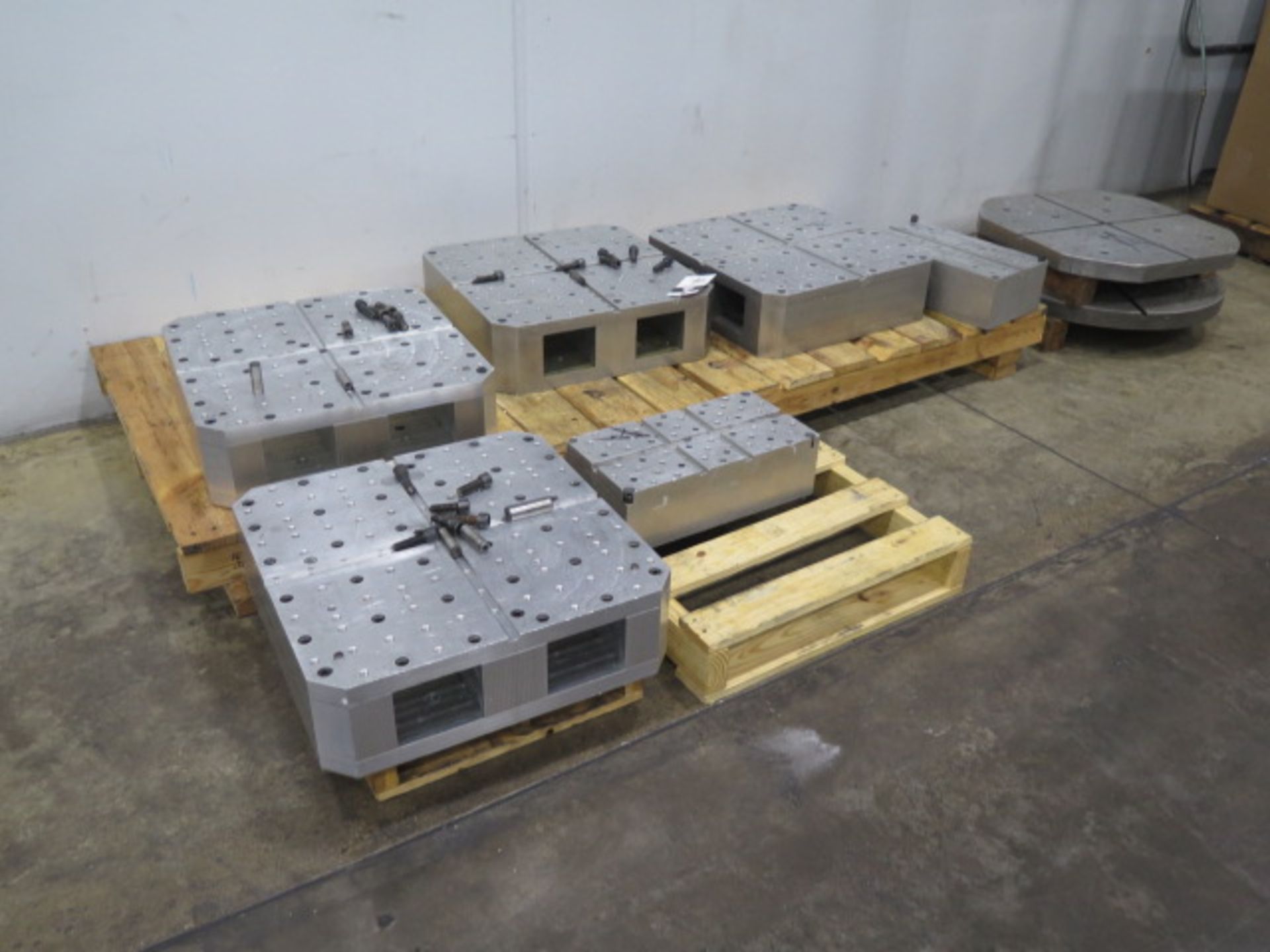 21 1/2" x 21 1/2" x 6 1/2" Aluminum Pallet Riser Fixture Blocks (4) (SOLD AS-IS - NO WARRANTY)