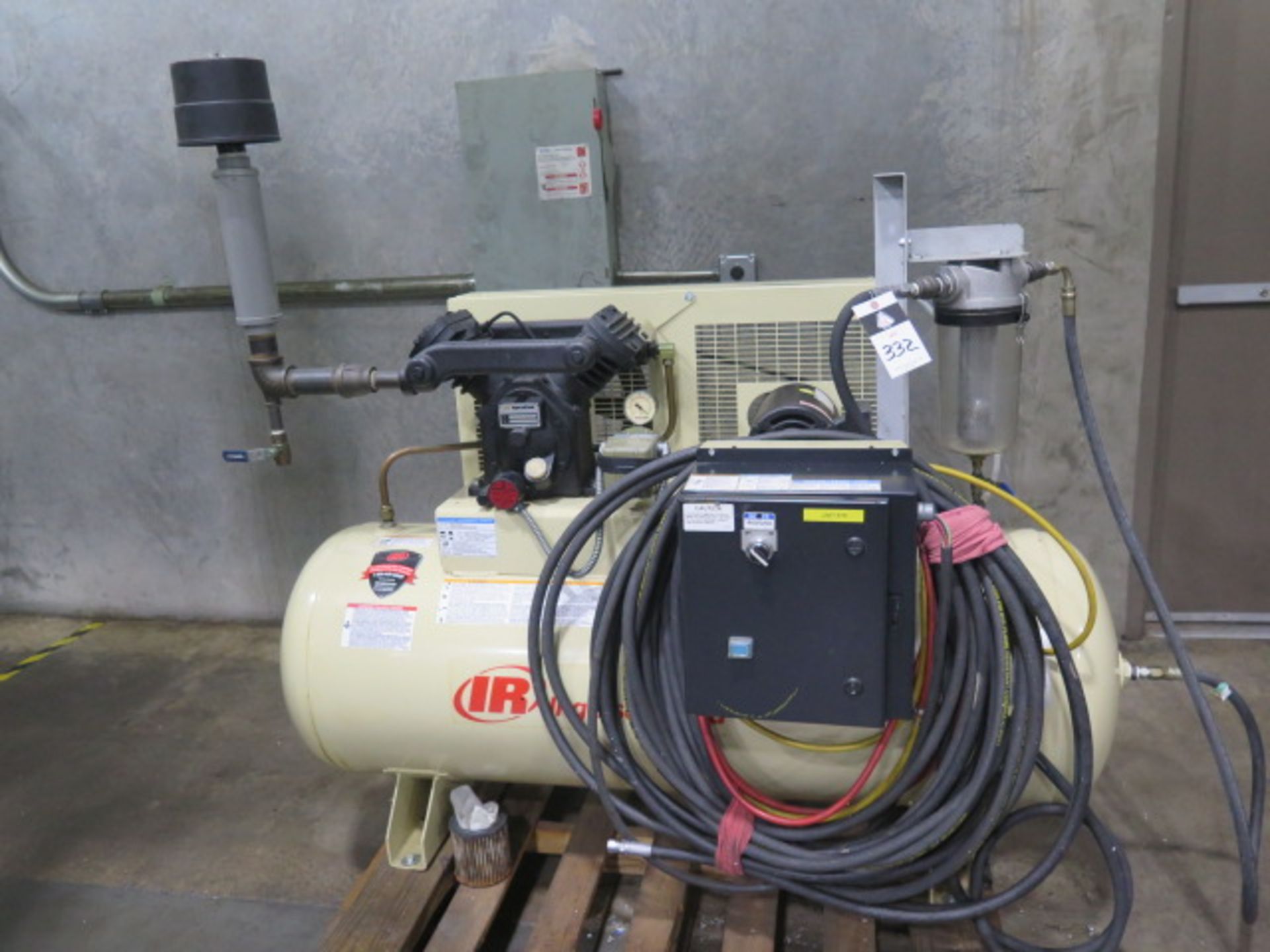 Ingersoll Rand V235D1.5 Vacuum Compressor s/n 0612150226 w/ 1.5Hp Motor, 80 Gallon Tank SOLD AS IS