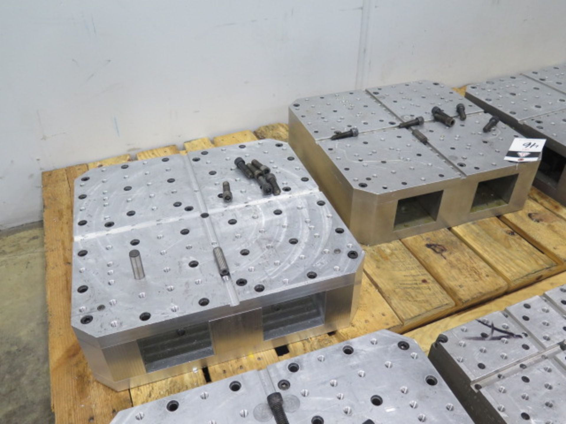 21 1/2" x 21 1/2" x 6 1/2" Aluminum Pallet Riser Fixture Blocks (4) (SOLD AS-IS - NO WARRANTY) - Image 3 of 6