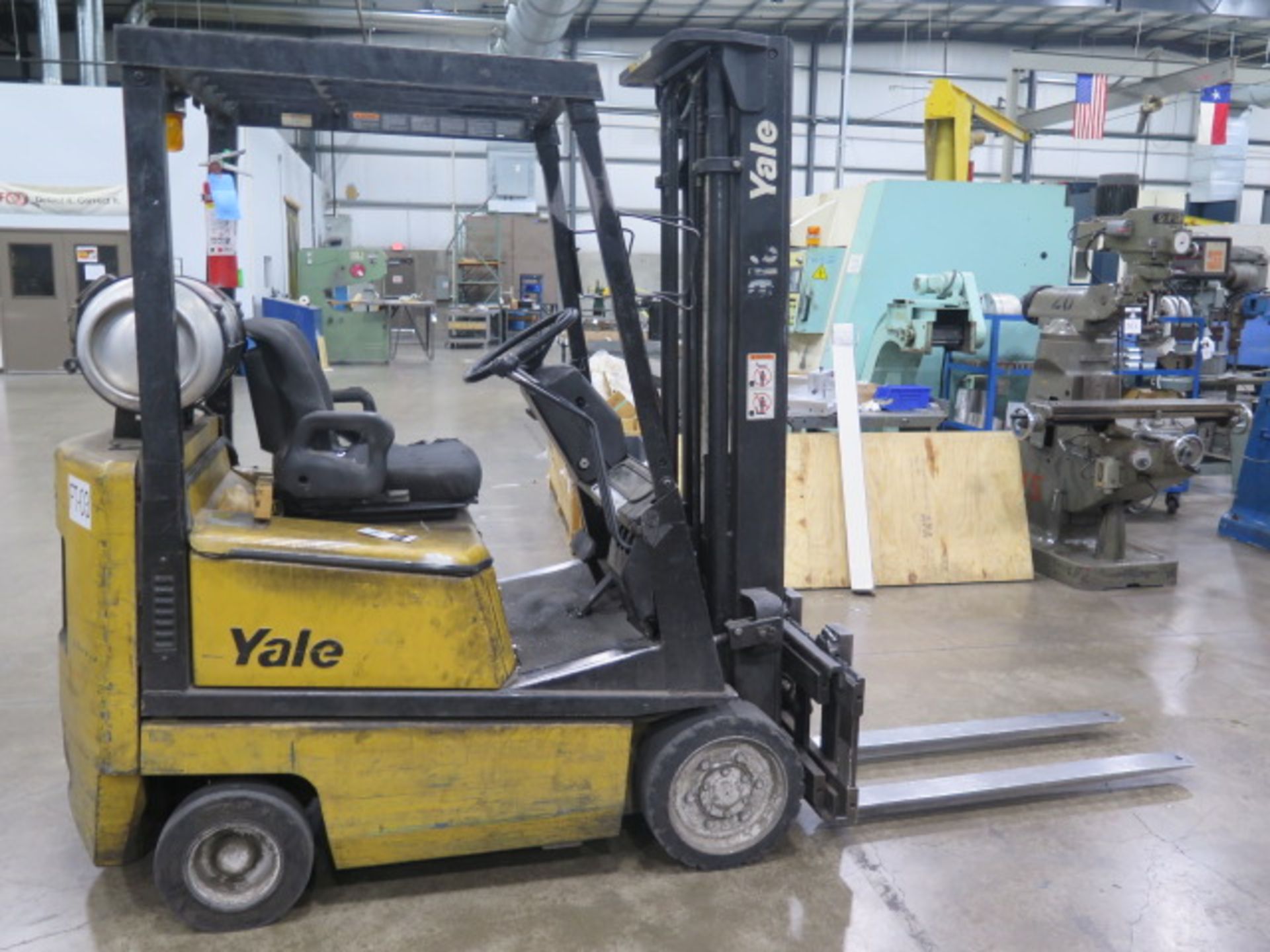 Yale GLC030CENUAE083 3000 Lb LPG Forklift s/n N542835 w/ 3-Stage Mast, 190” Lift Height, SOLD AS IS - Image 3 of 11