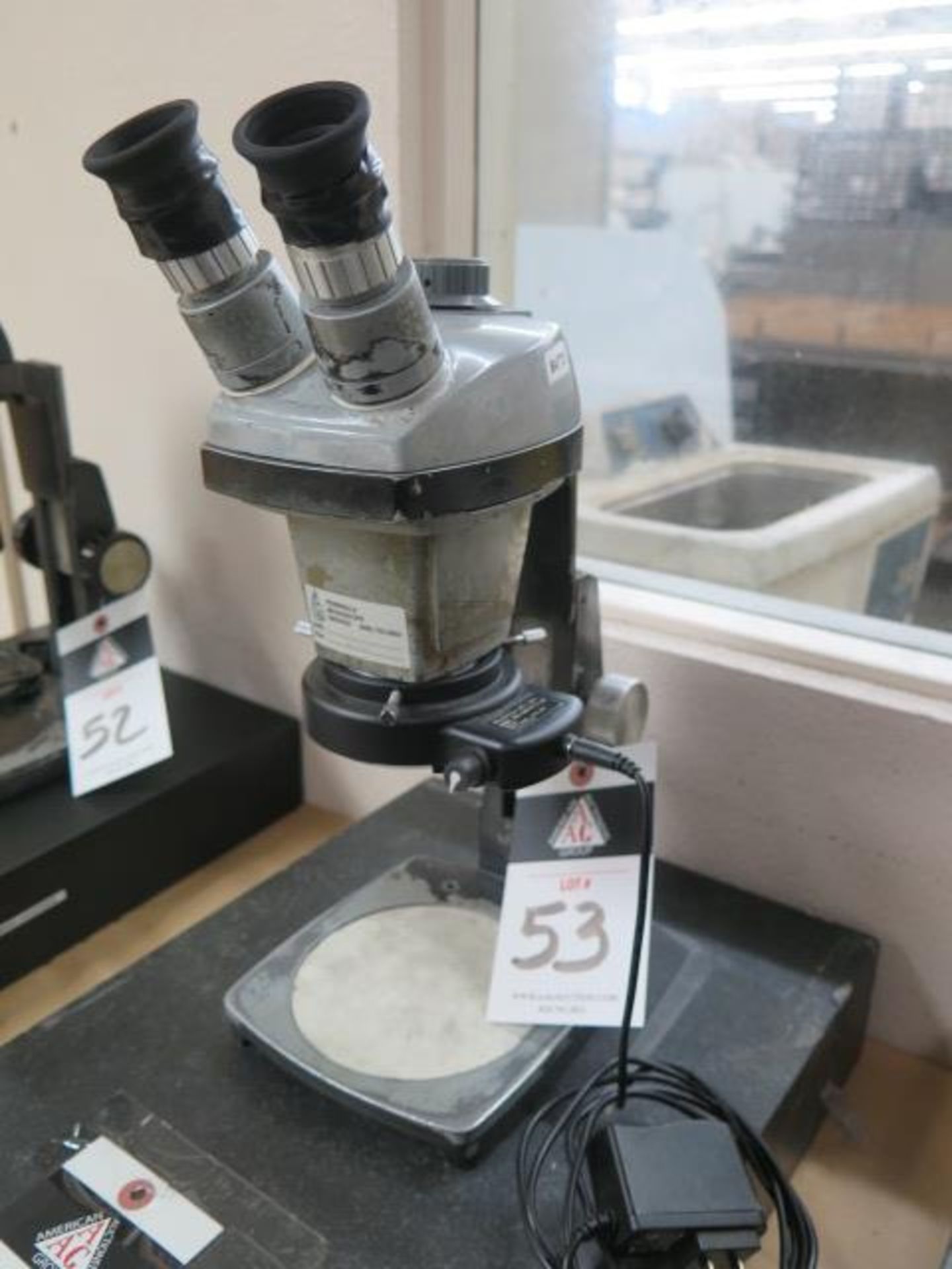 Stereo Microscope w/ Light Source (SOLD AS-IS - NO WARRANTY) - Image 2 of 4