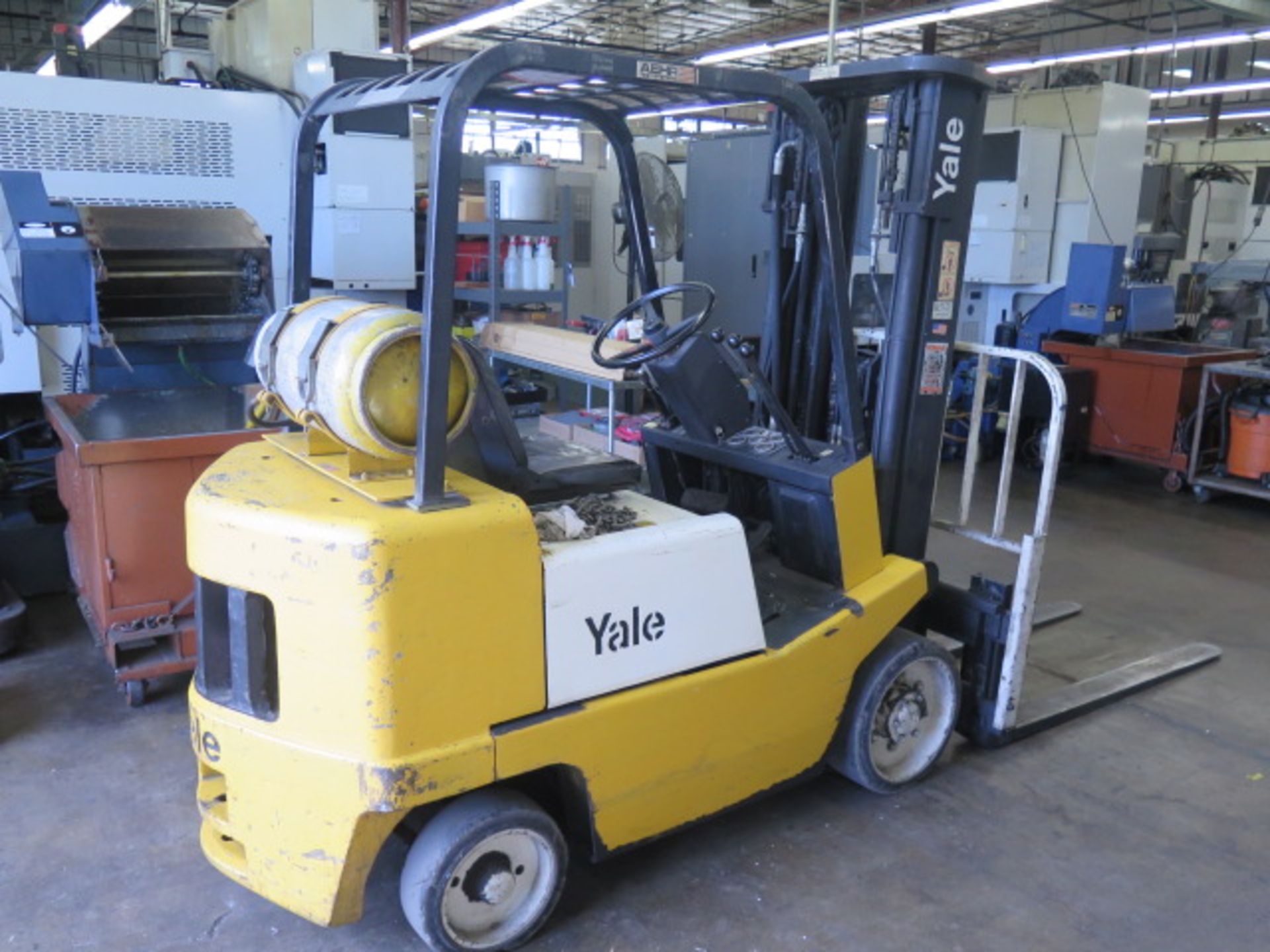 Yale GLC05RCJUAE083 5000 Lb Cap LPG Forklift s/n N401771 w/ 3-Stage Mast, 190” Lift Height, Side
