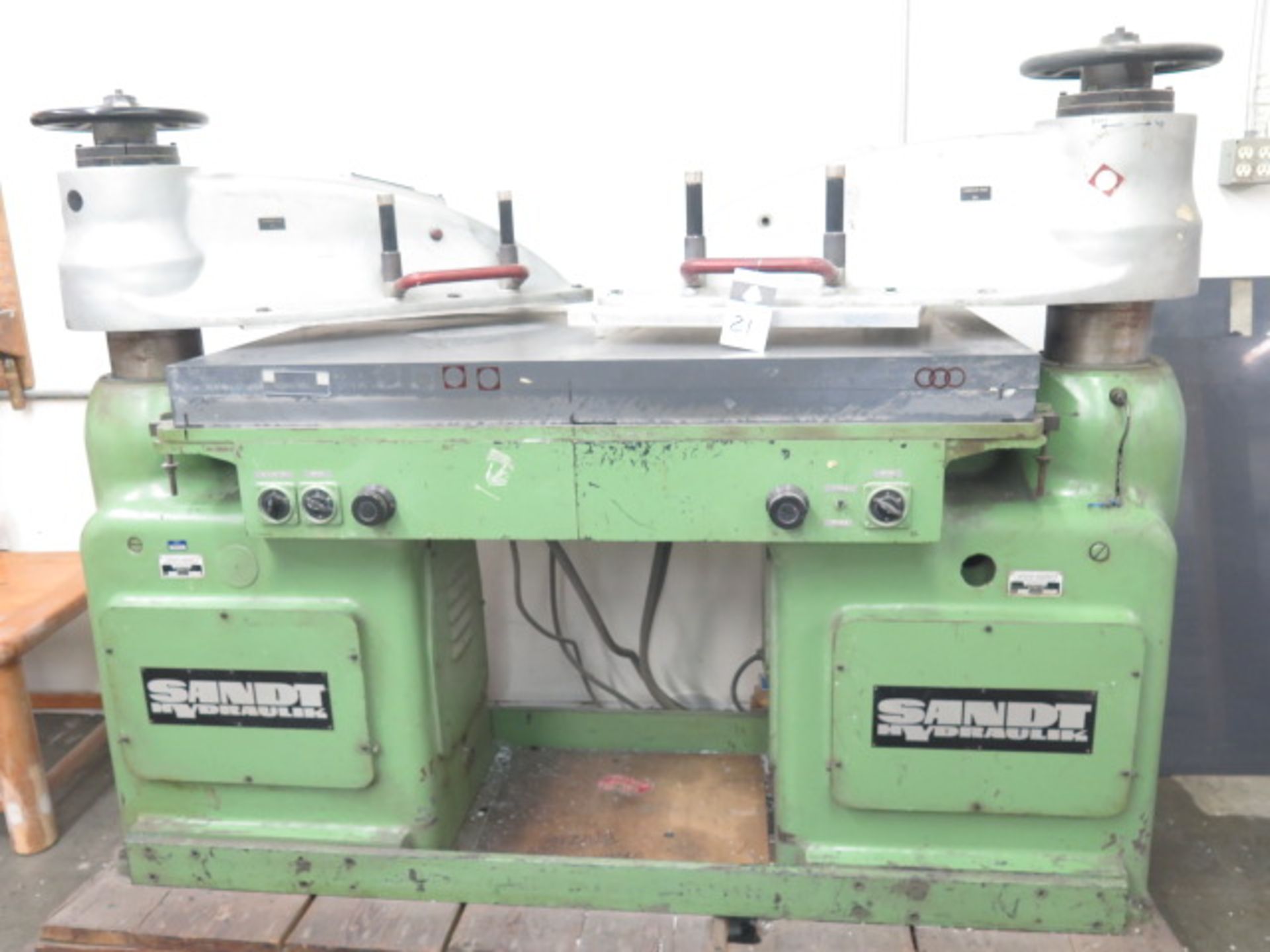 Atlas – Sandt Hyd mdl. 415 Double Clicker Press s/n 5667 w/ (2) 18” x 29” Platen heads, SOLD AS IS