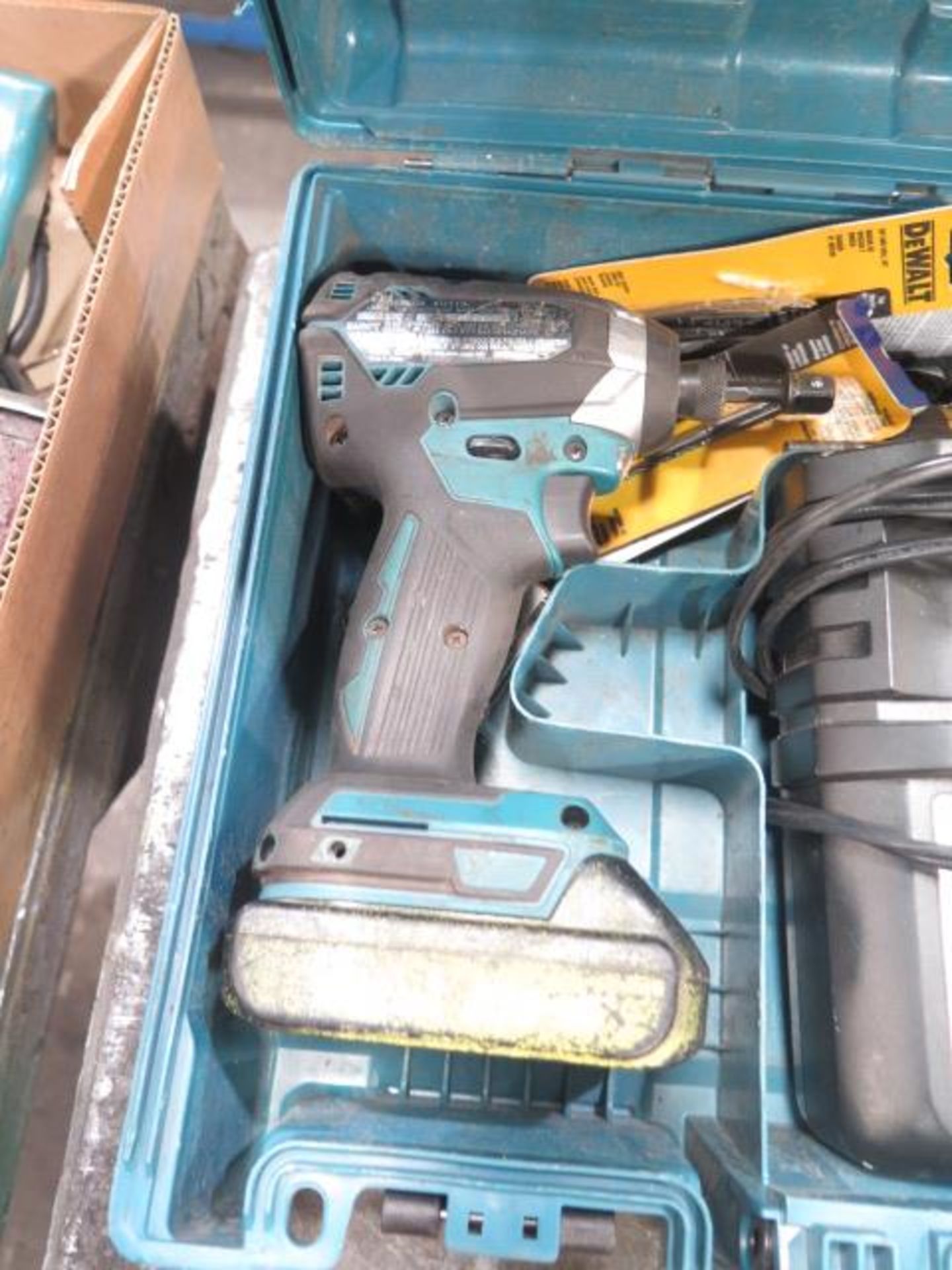 Makita 18V Cordless Drill and Nut Driver Set w/ Charger (SOLD AS-IS - NO WARRANTY) - Image 4 of 5