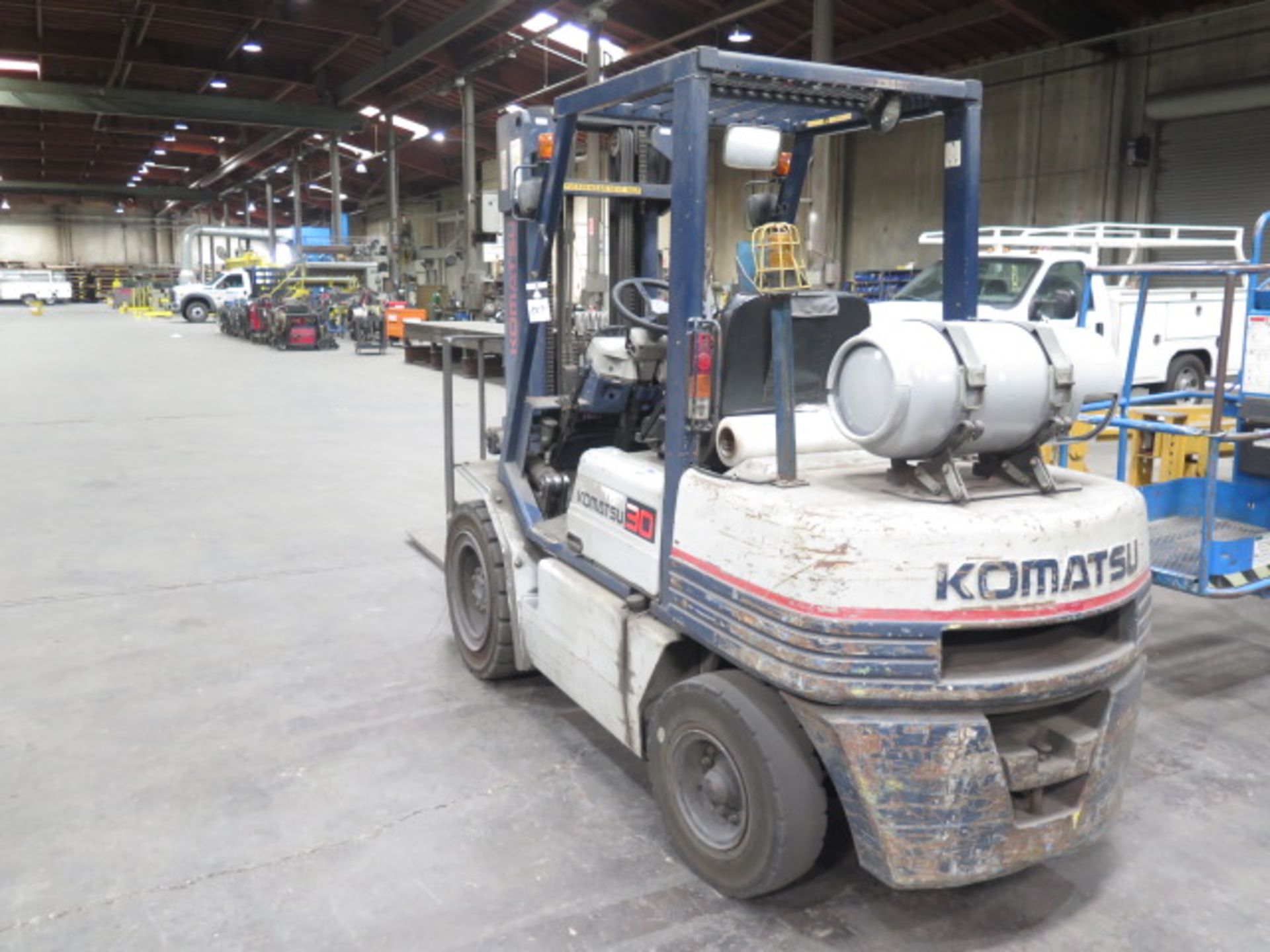 Komatsu FG30G II 4780 Lb LPG Forklift s/n 490203A w/ 3-Stage Mast, 183” Lift Side Shift, SOLD AS IS - Image 2 of 14