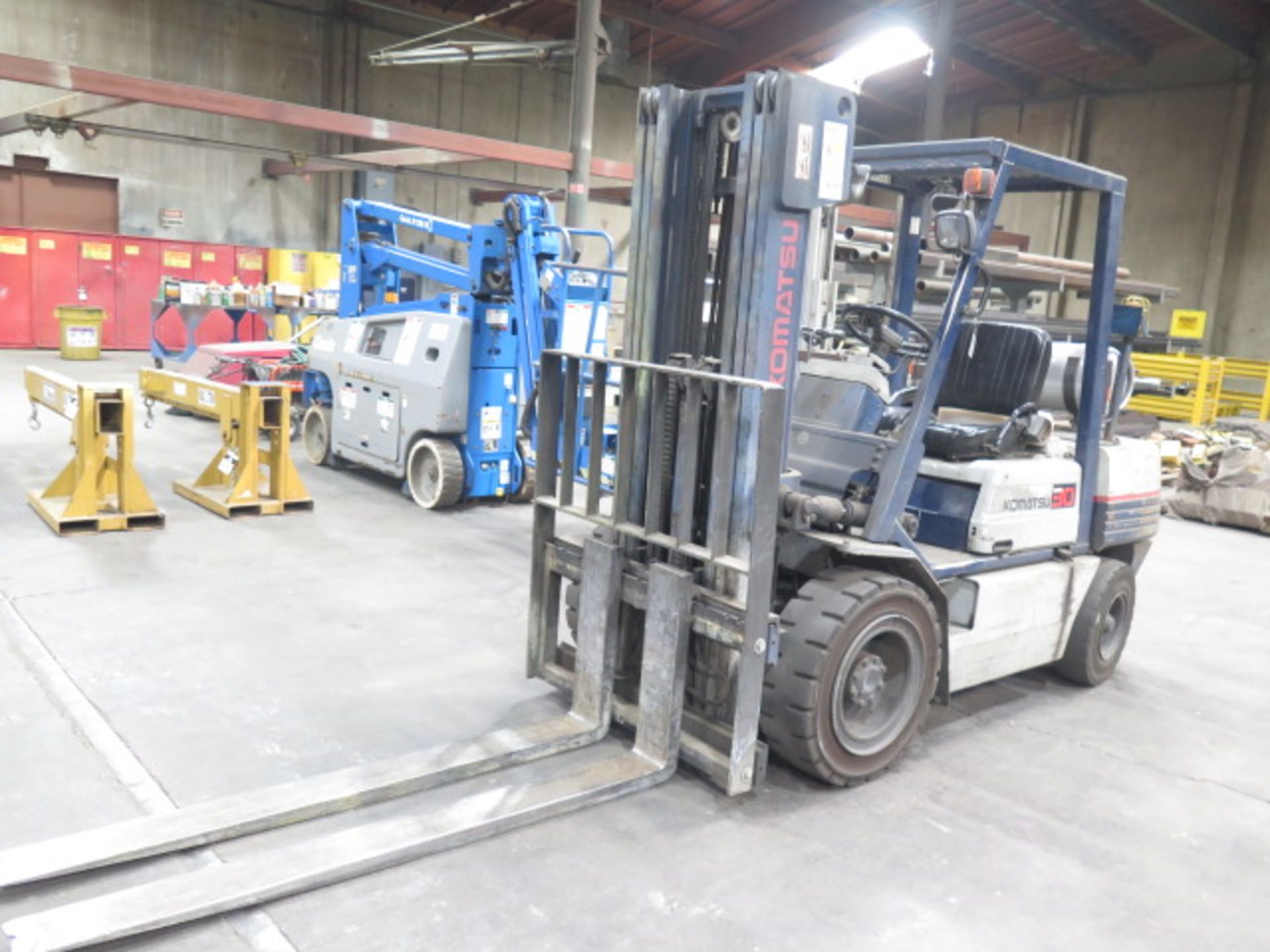 Komatsu FG30G II 4780 Lb LPG Forklift s/n 490203A w/ 3-Stage Mast, 183” Lift Side Shift, SOLD AS IS - Image 4 of 14