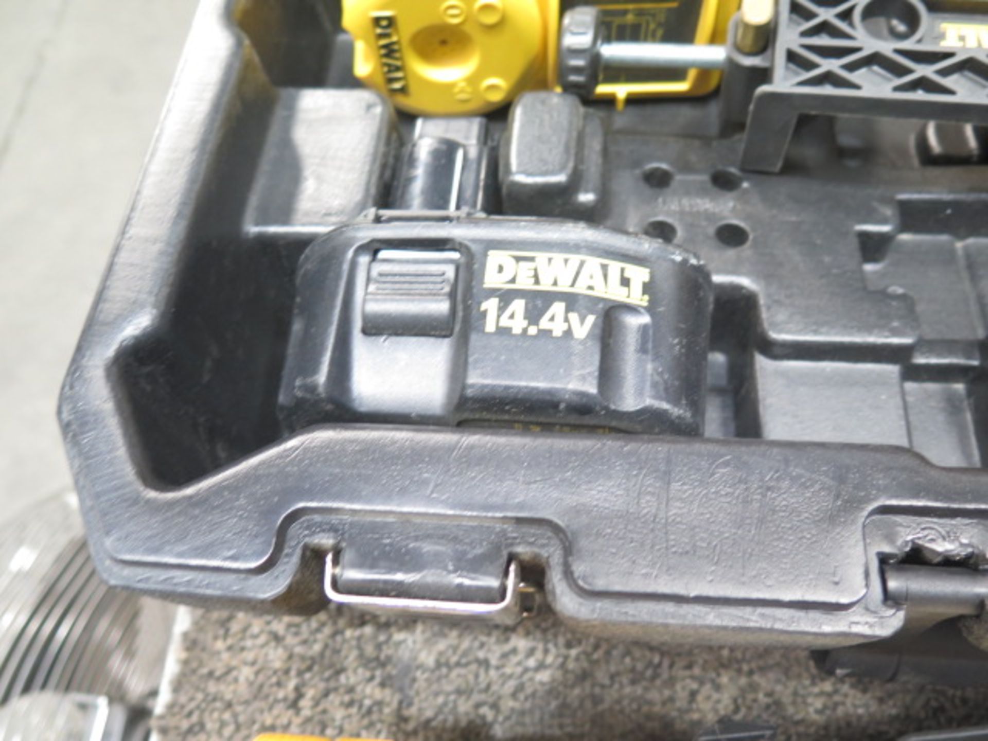 DeWalt mdl. DW073 18V Cordless Rotary Laser w/ Tripod Stand (SOLD AS-IS - NO WARRANTY) - Image 8 of 9