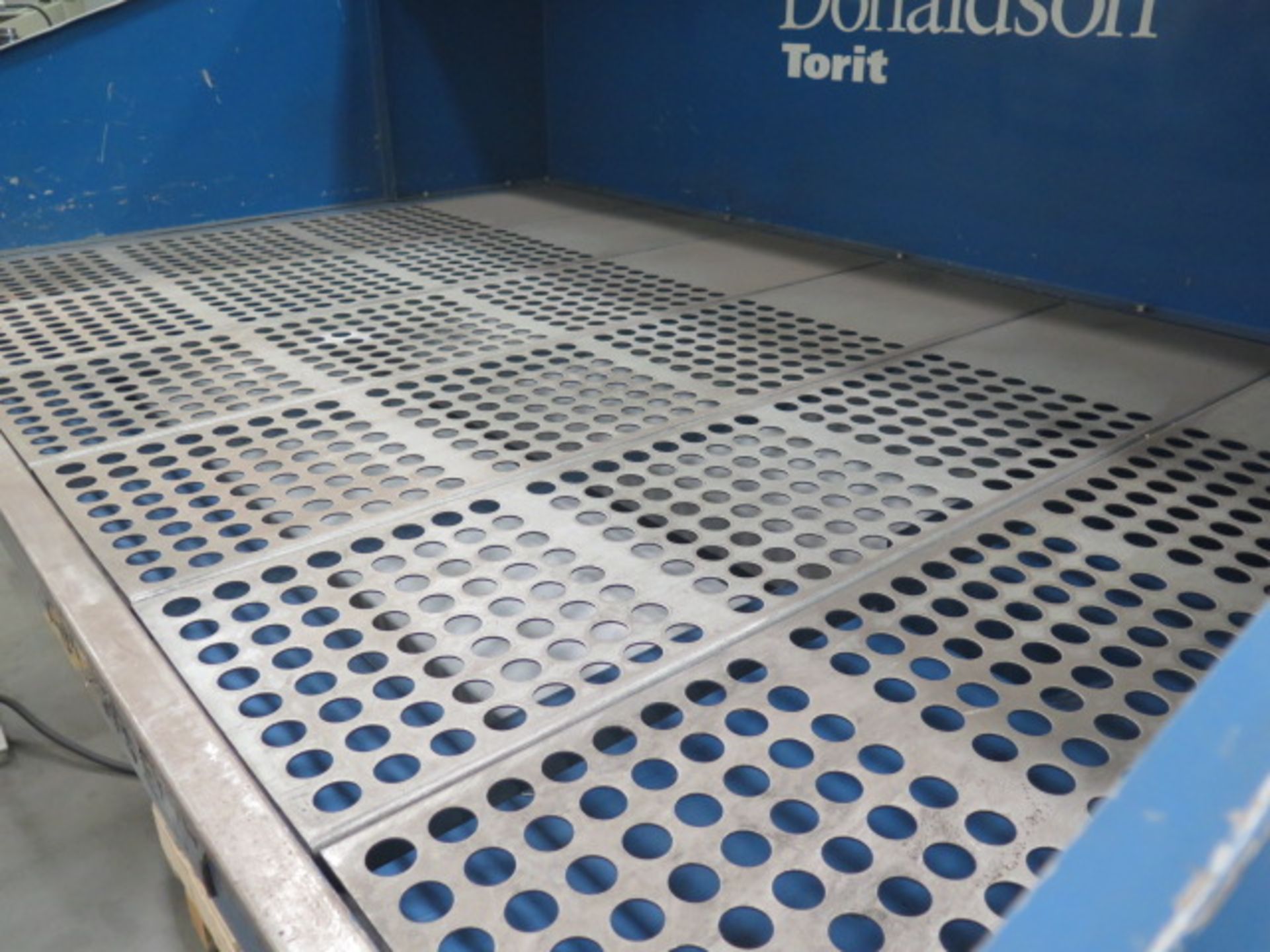 Donaldson Torit DB3000 50" x 72" Down Draft TAble s/n 2465372-1 w/ Filtrartion and Light (SOLD AS-IS - Image 5 of 9