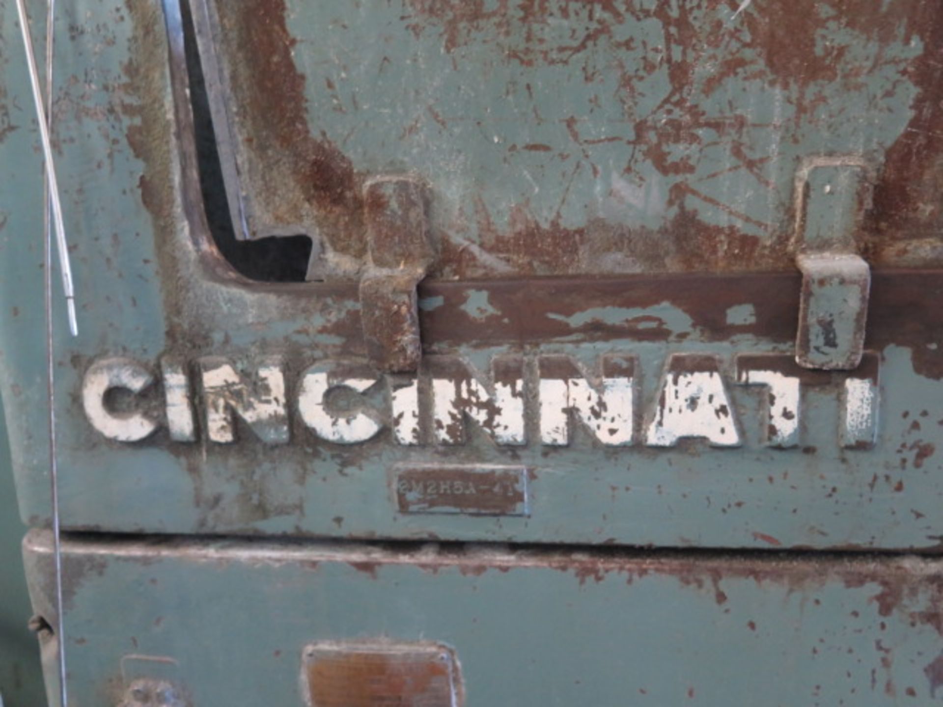 Cincinnati OM Centerless Grinding Machine s/n 2M2H5A-41 w/ Hyd Grinding Wheel Dresser, SOLD AS IS - Image 12 of 13