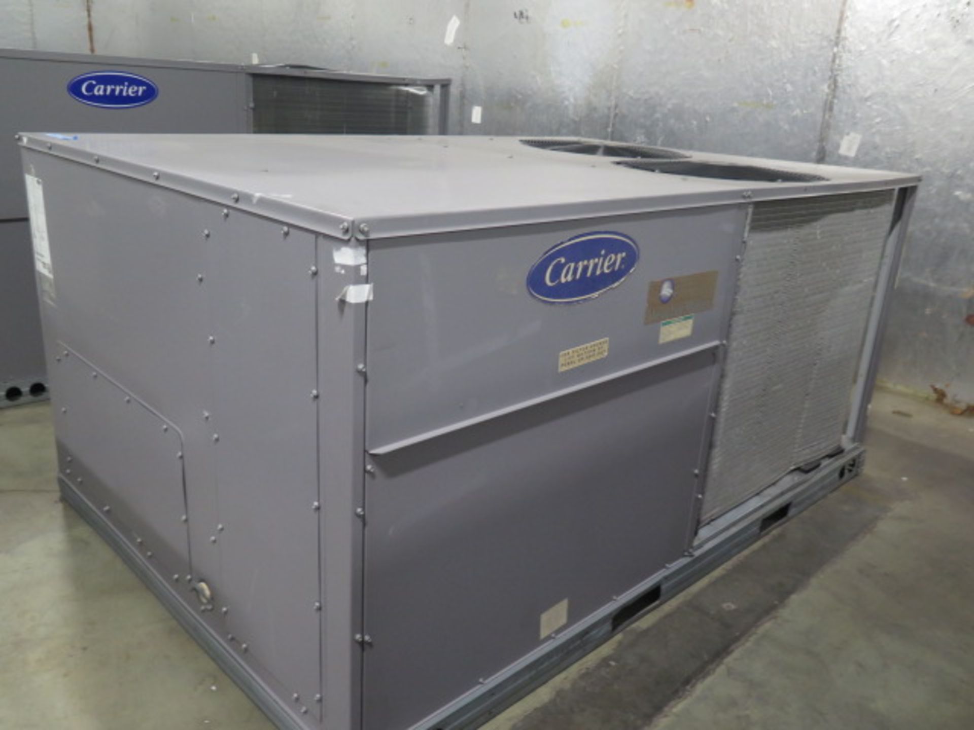 Carrier 48 TCDD08A2G6A0A0A0 7.5 Ton Gas Unit s/n 0210G50450 460V-3PH. (SOLD AS-IS - NO WARRANTY) - Image 3 of 7