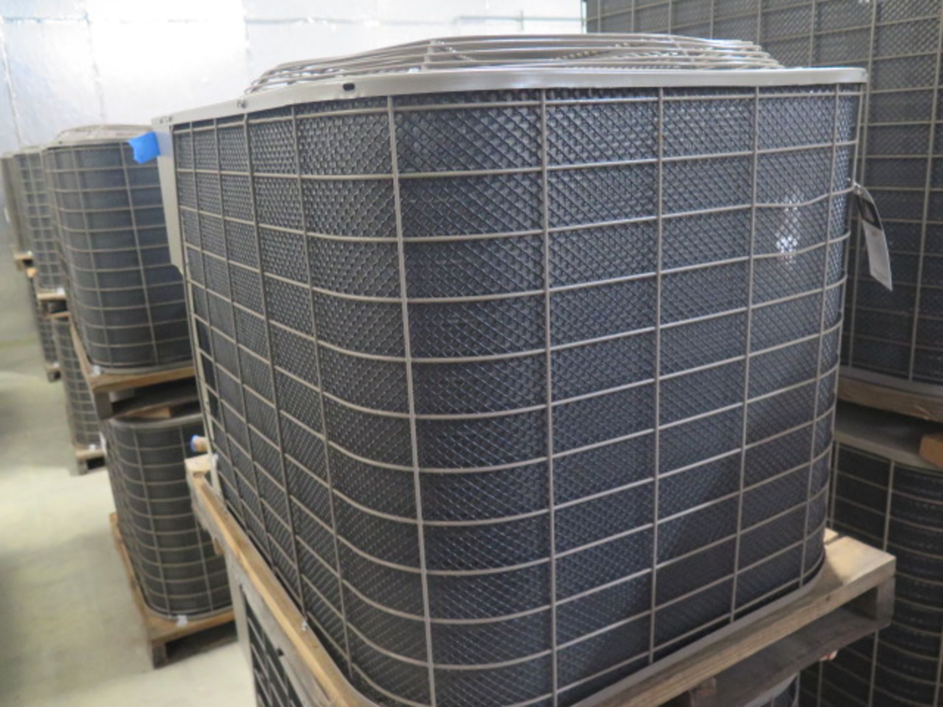 Guardian / Unitary Products Group AC036X1341A 3 Ton R22 Condenser Unit s/n WOK7502879 460V-3PH. ( - Image 2 of 6