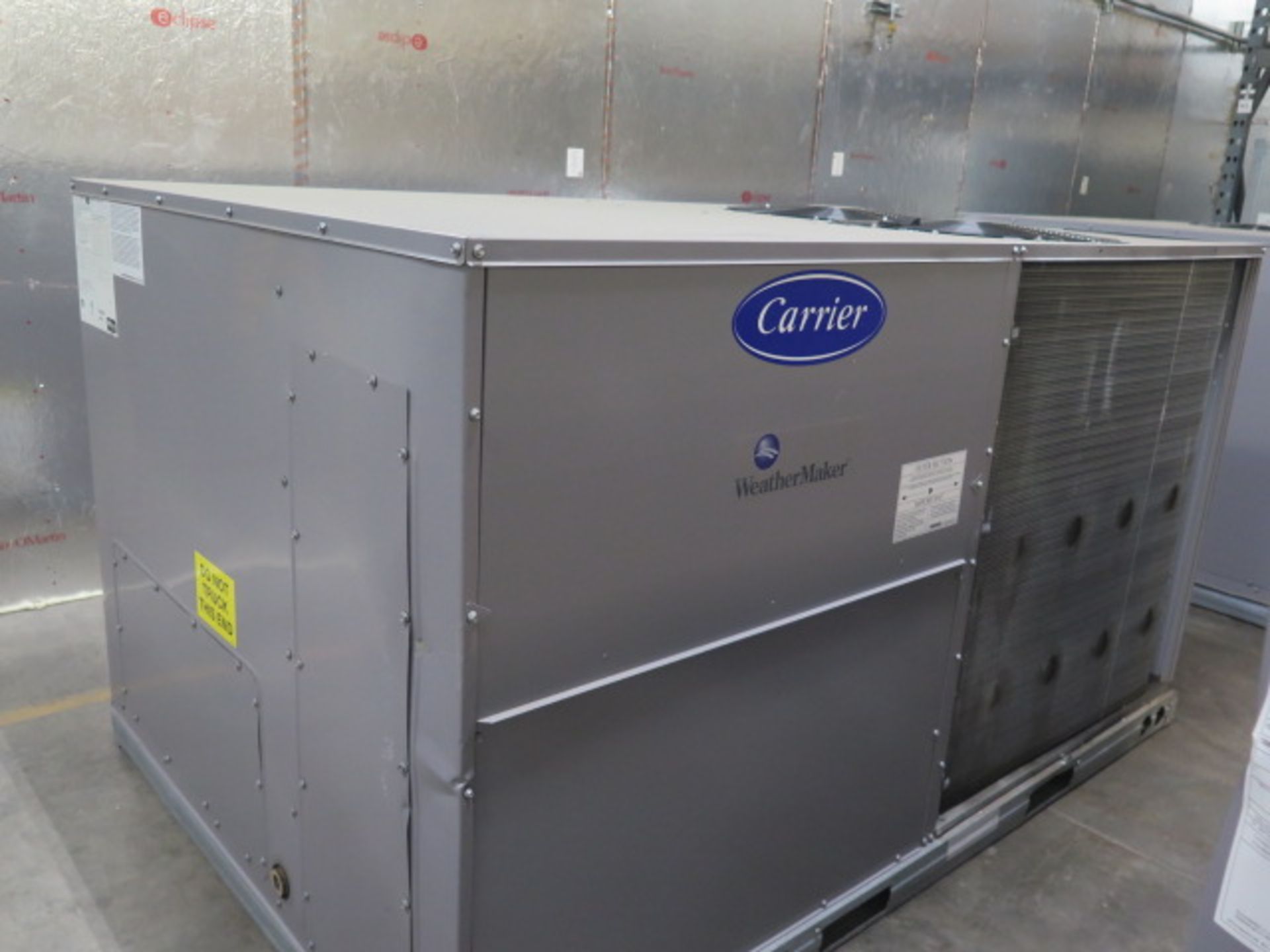 Carrier 50TCQD08A2A6-0A0G0 7.5 Ton Heat Pump s/n 3216P80176 460V. (SOLD AS-IS - NO WARRANTY) - Image 2 of 7