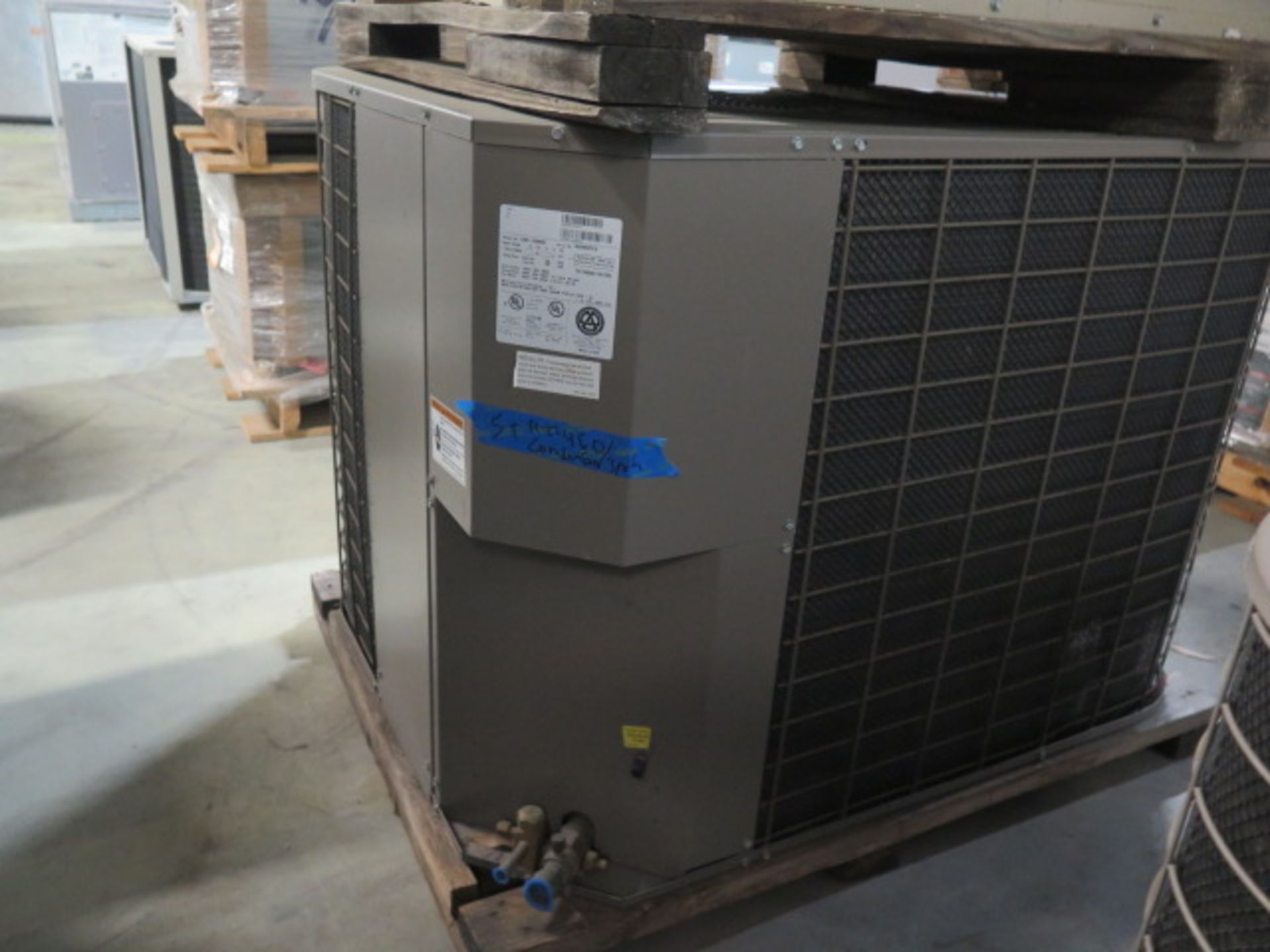 Guardian / Unitary Products Group EABA-W090SG 5 Ton R22 Condenser Unit s/n WKNM025918 460V-3PH. ( - Image 3 of 5