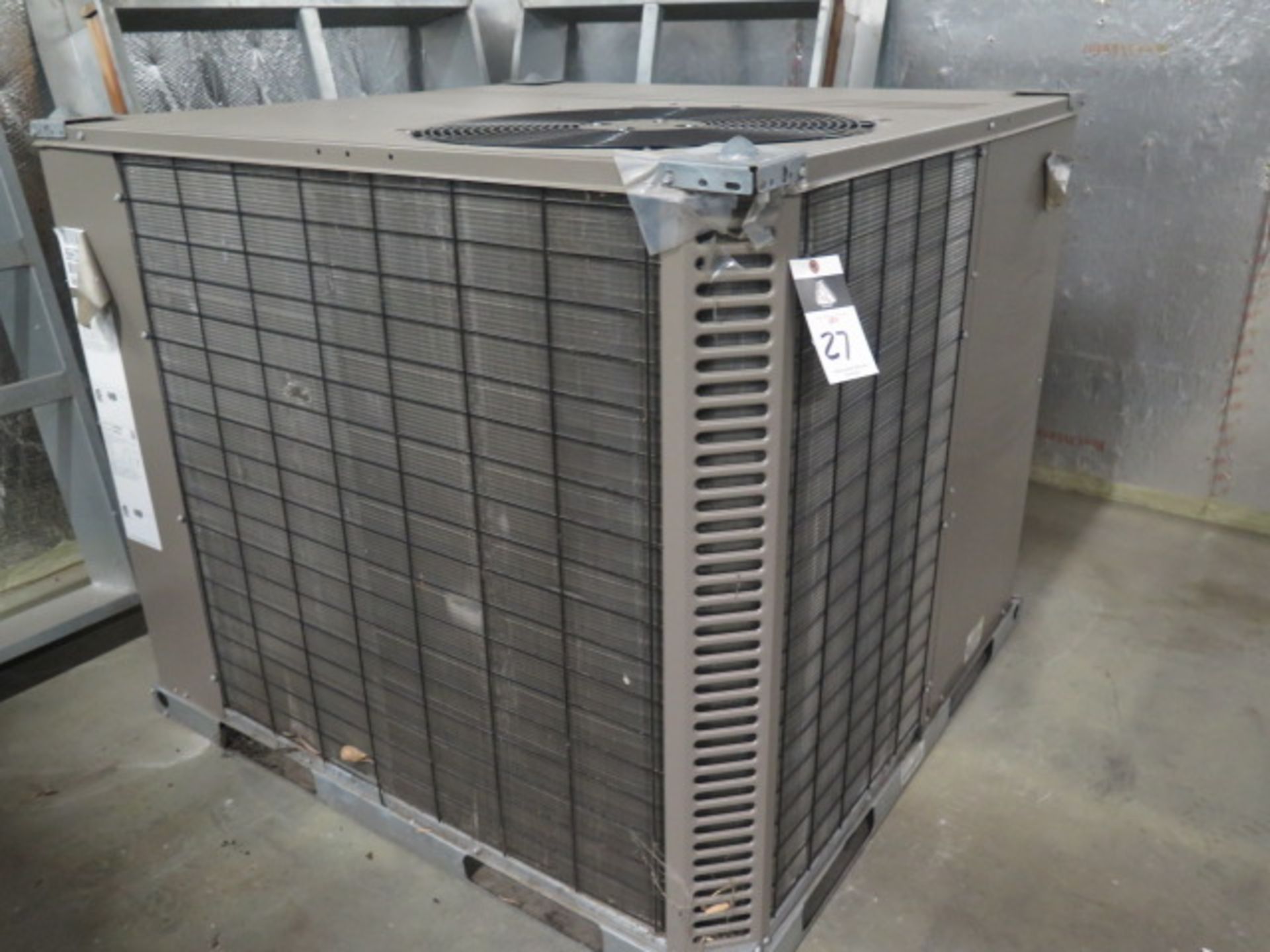 Johnson B6HZ042A25 3.5 Ton Central Heat Pump s/n W1H4011181 208/230V-3PH w/ Curb Base (SOLD AS-