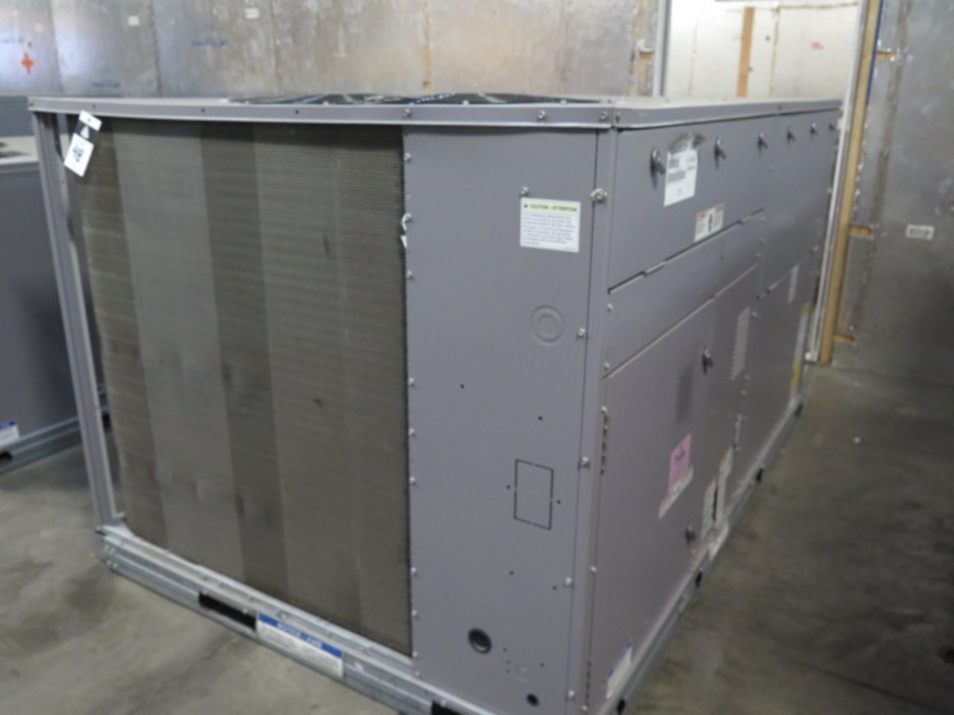 Carrier 48HCDE08A3A6-2A3G0 7.5 Ton Gas Heat Unit s/n 5117P87639 460V. (SOLD AS-IS - NO WARRANTY) - Image 2 of 6