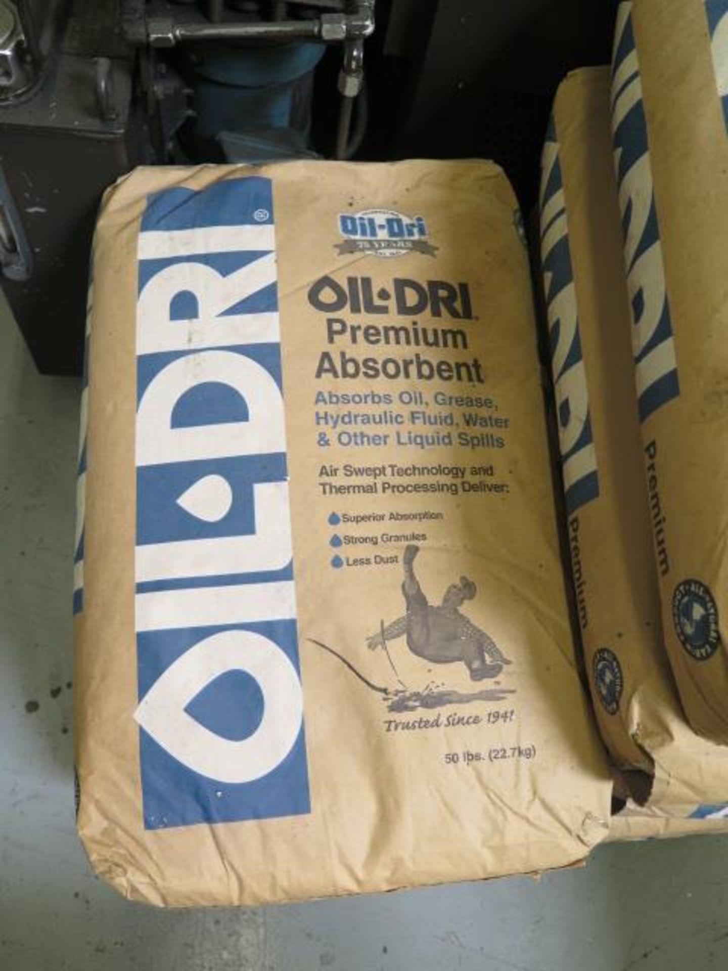 Oil-Dry (8-Bags) (SOLD AS-IS - NO WARRANTY) - Image 2 of 2