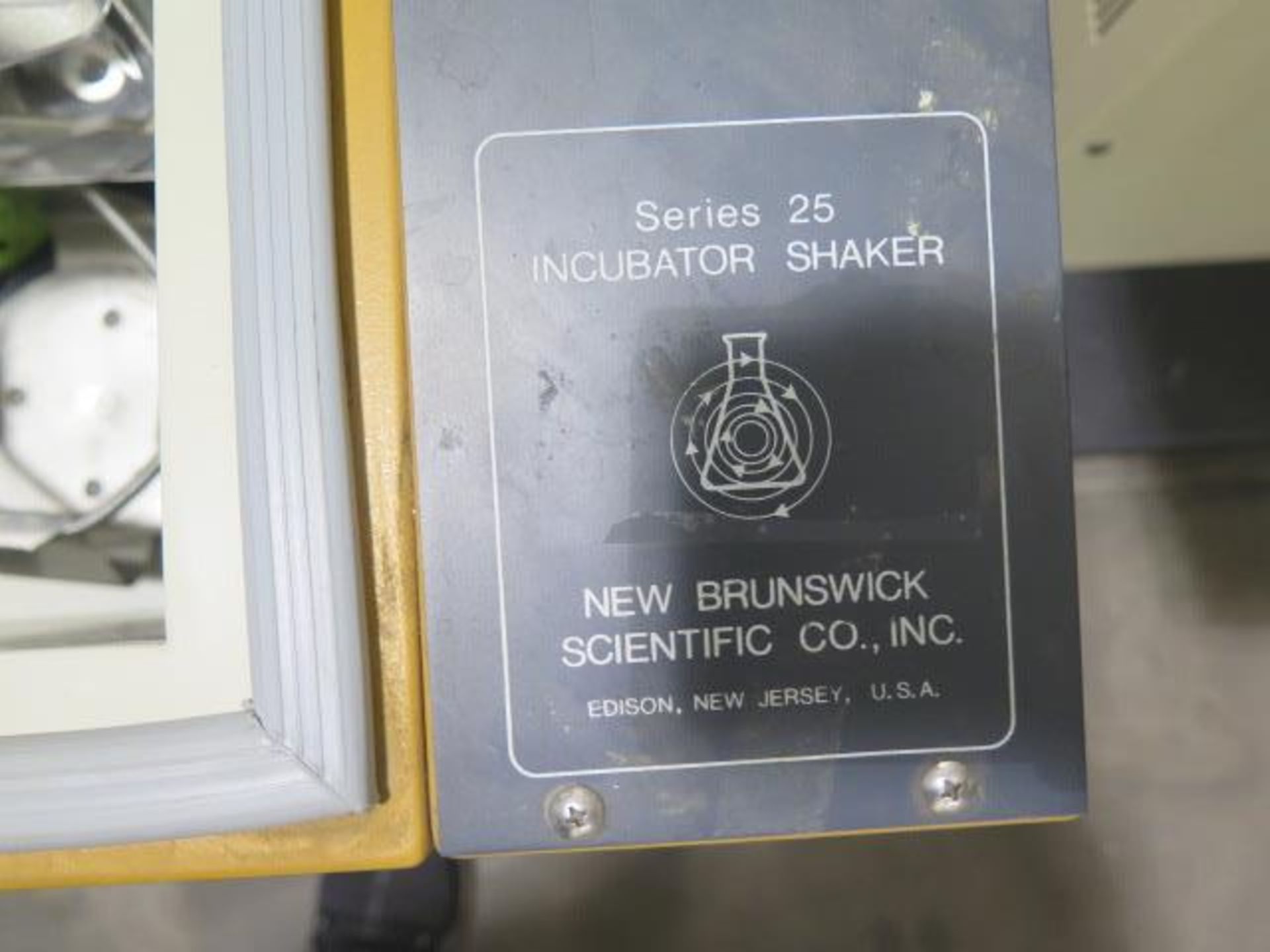 New Brunswick series 25 Incubator Shaker (SOLD AS-IS - NO WARRANTY) - Image 10 of 13