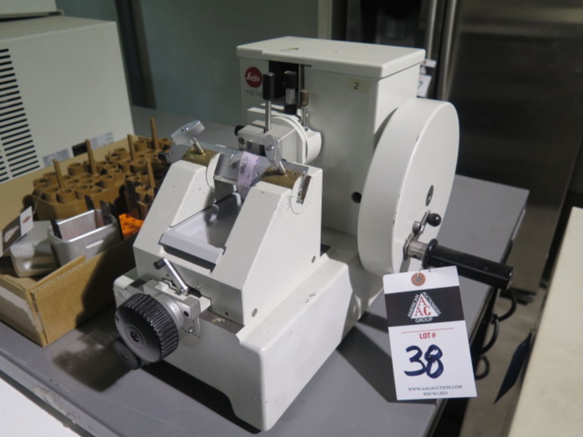 Leitz mdl. 1512 Rotary Microtome (SOLD AS-IS - NO WARRANTY)